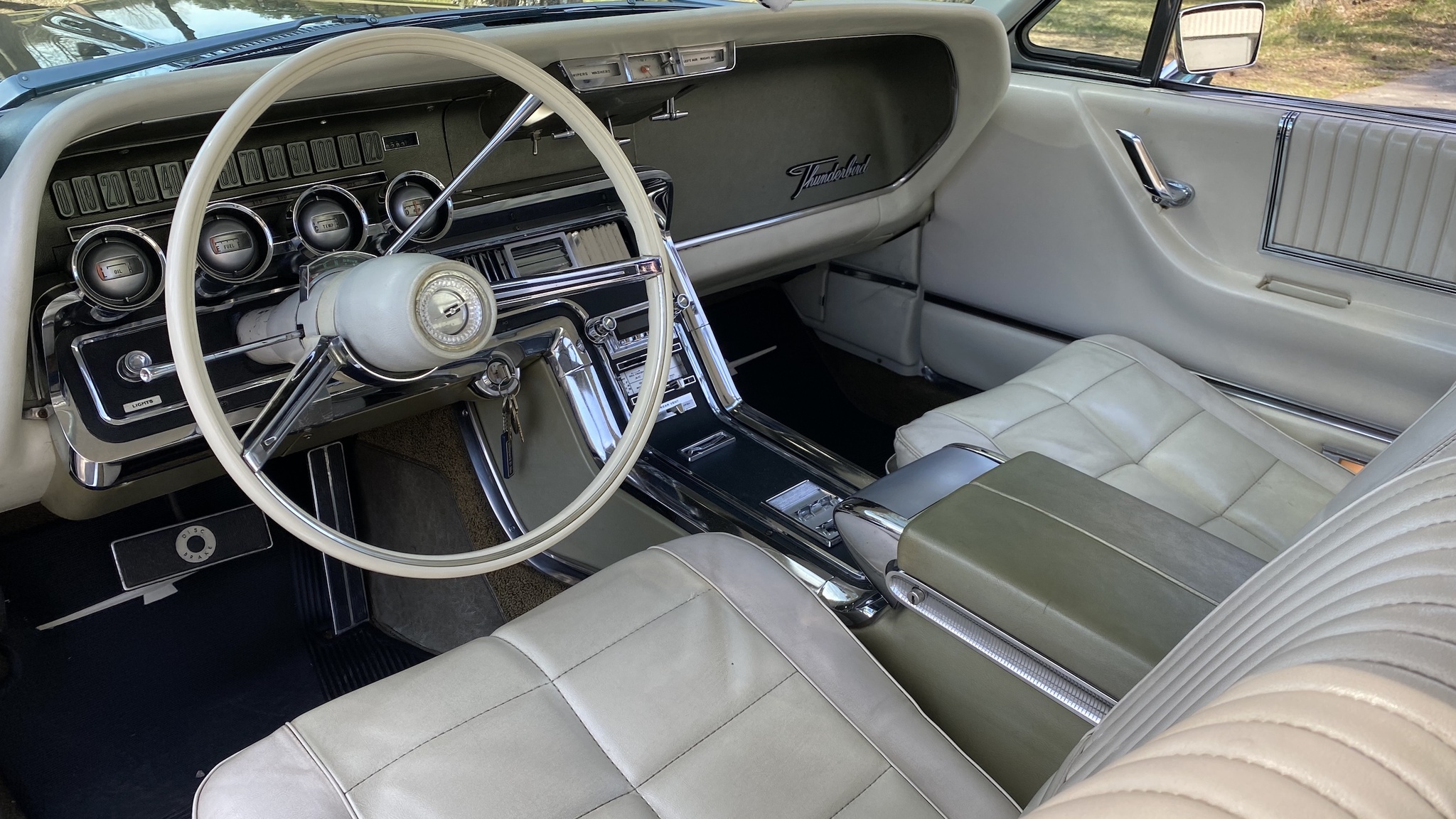 Interiörbild 1966 Ford Thunderbird Town Hardtop 6.4