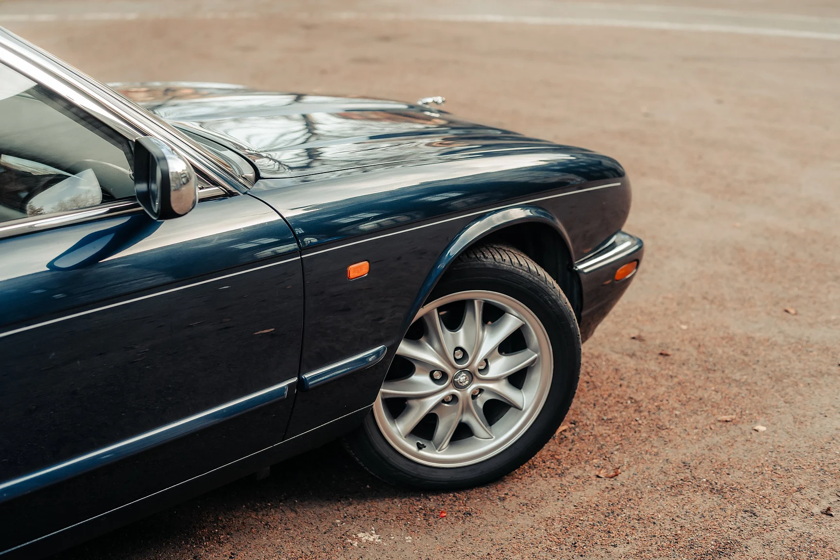 Exterior image of 2001 Jaguar  Xj 4,0 Sovereign (64)