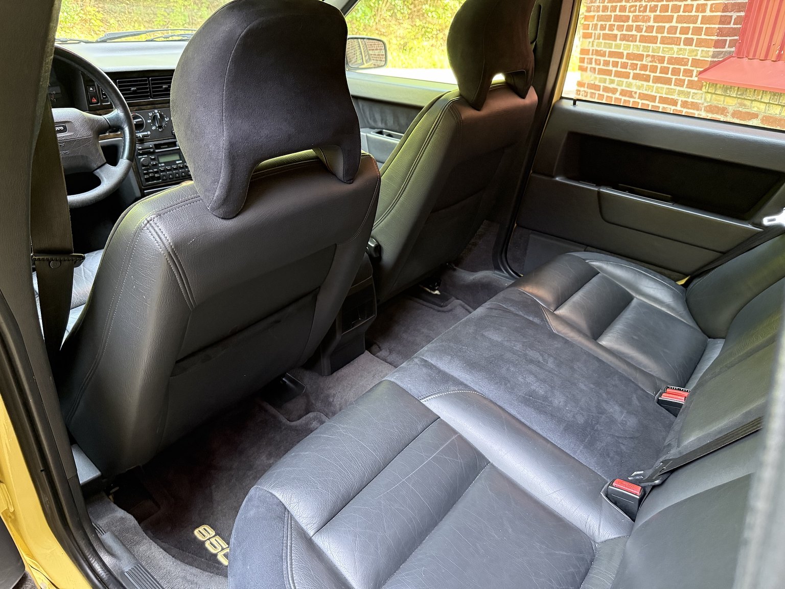 Interior image of 1995 Volvo 850 T-5R