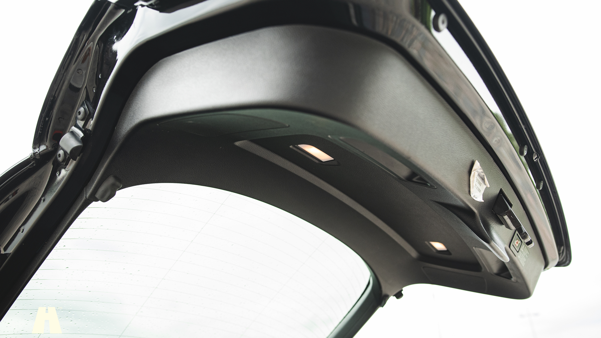 Innenraumfoto von 2010 BMW X6 M Ferrita 555HK (80)