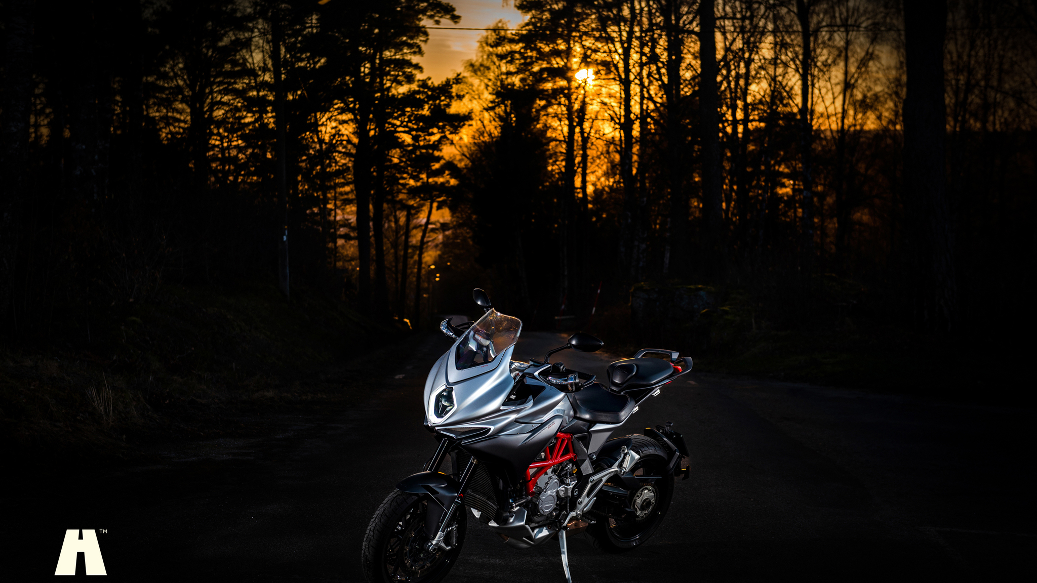 Exteriörbild på 2015 MV Agusta Veloce Turismo 800