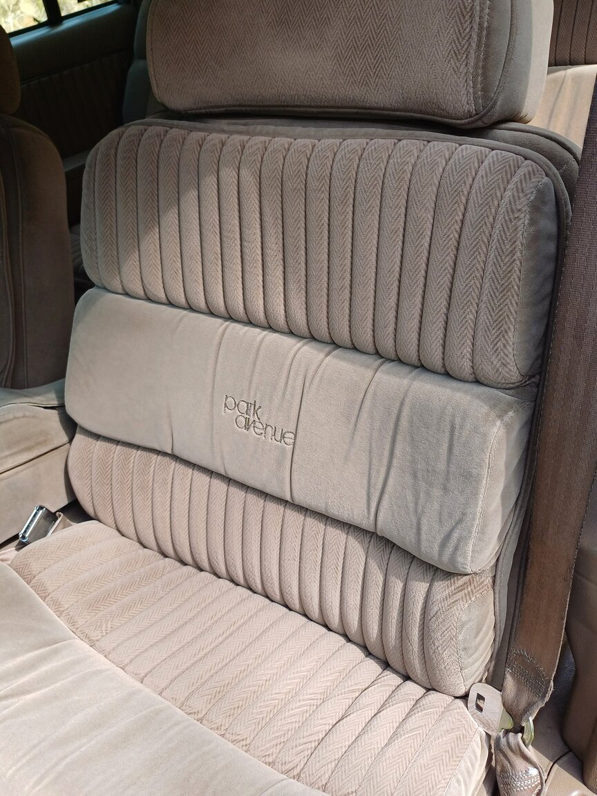Innenraumfoto von 1992 Buick Park Avenue