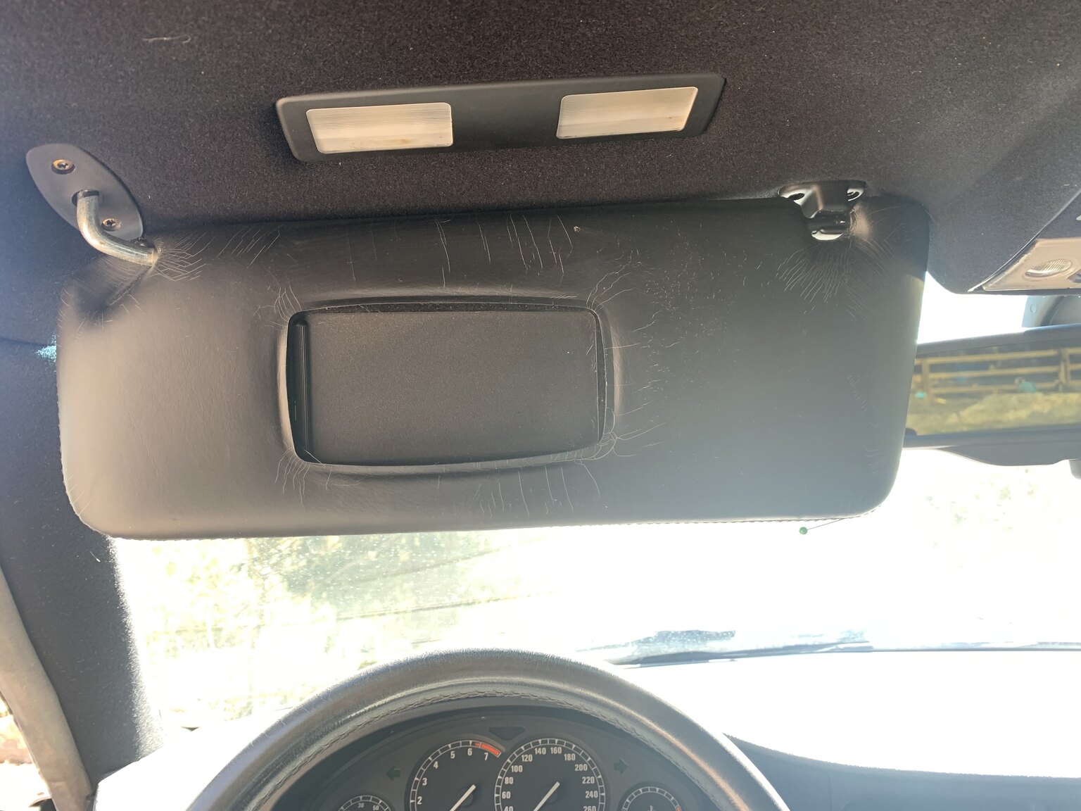 Interior image of 1995 BMW 840i (27)