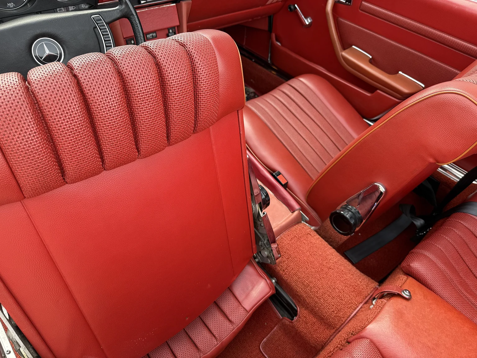 Innenraumfoto von 1973 Mercedes Benz 350 SL  (7)