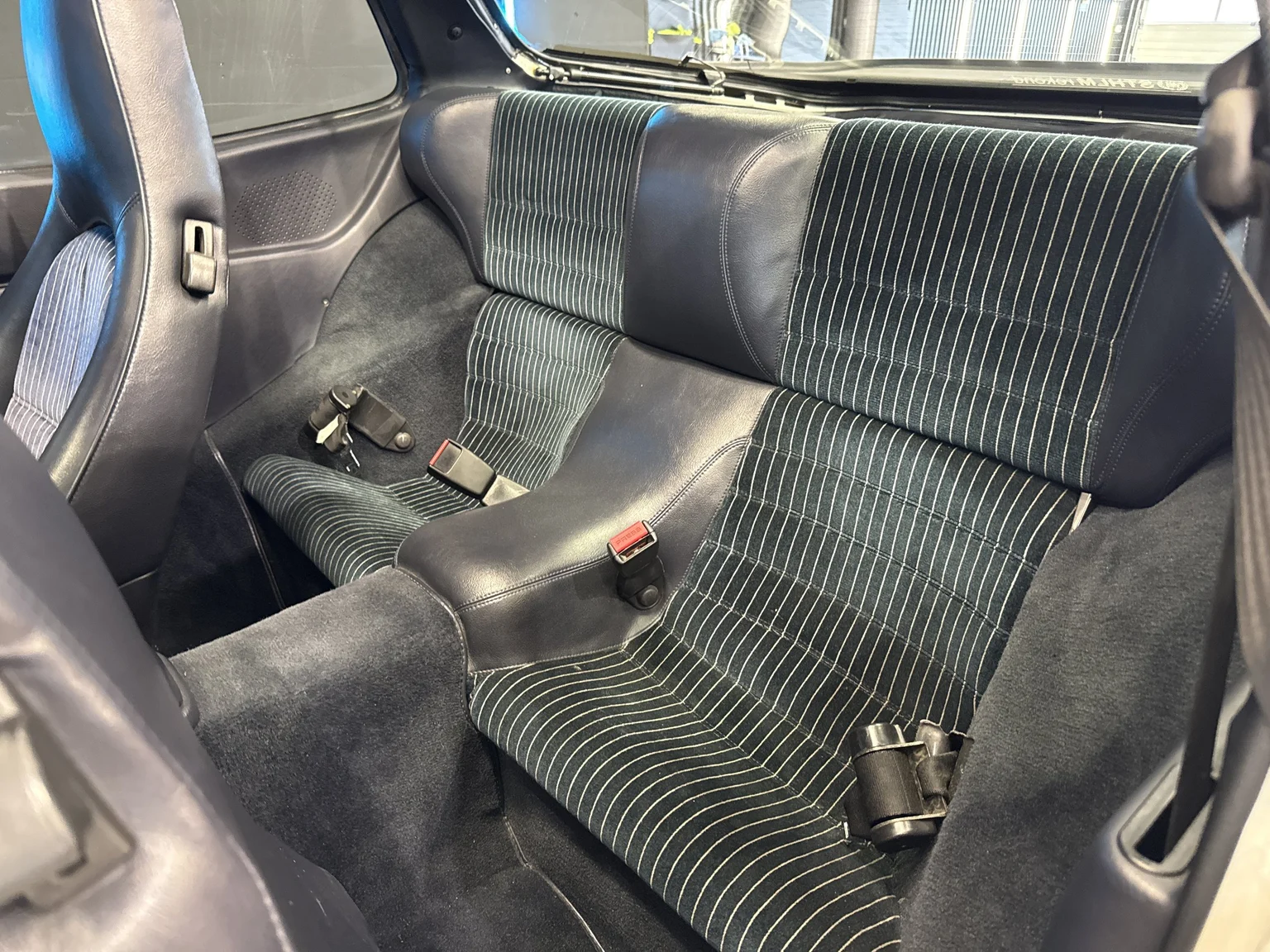 Innenraumfoto von 1989 Porsche 944 2.7 (40)