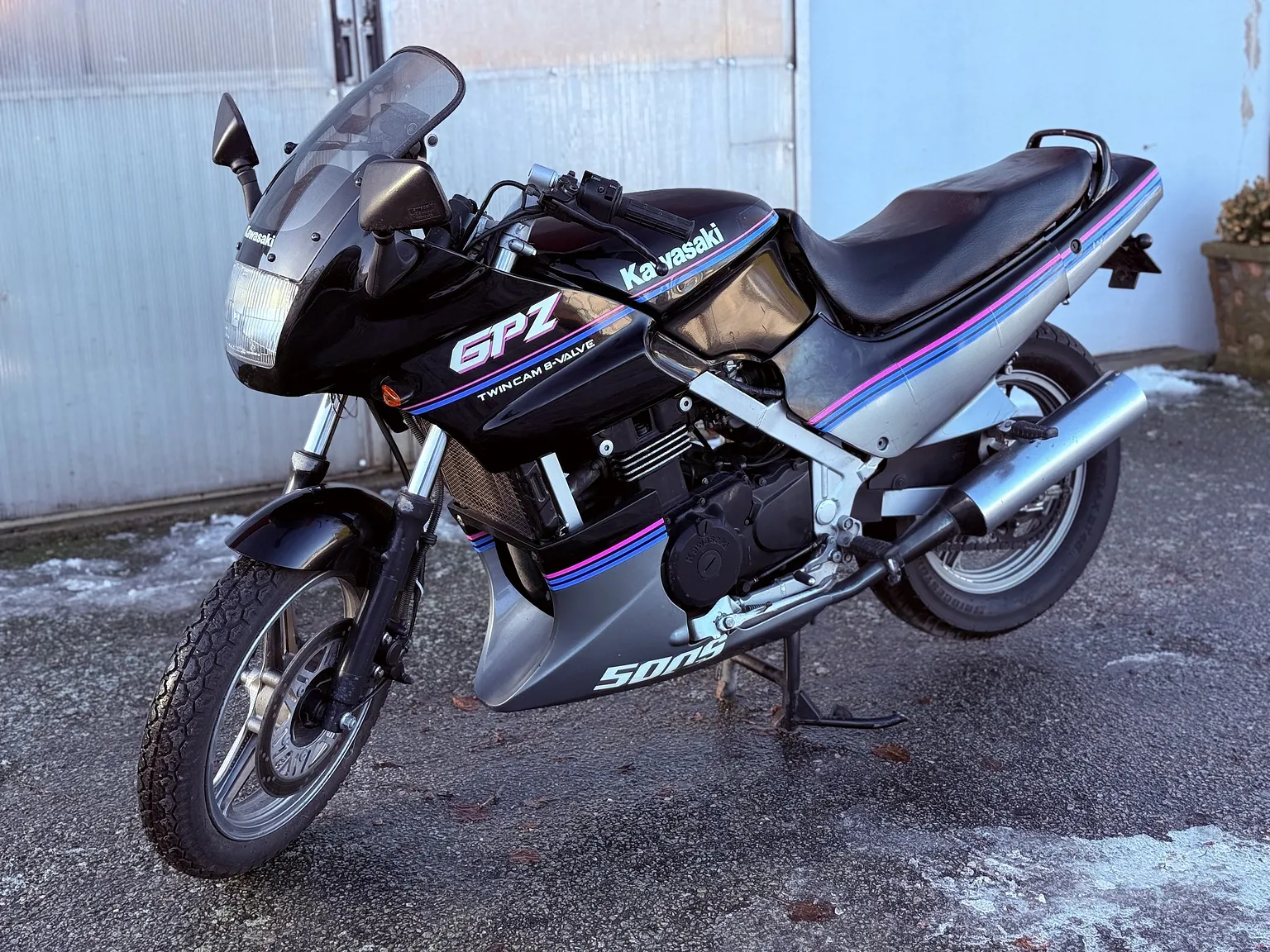 Exterior image of 1991 Kawasaki EX500 Ninja (1)