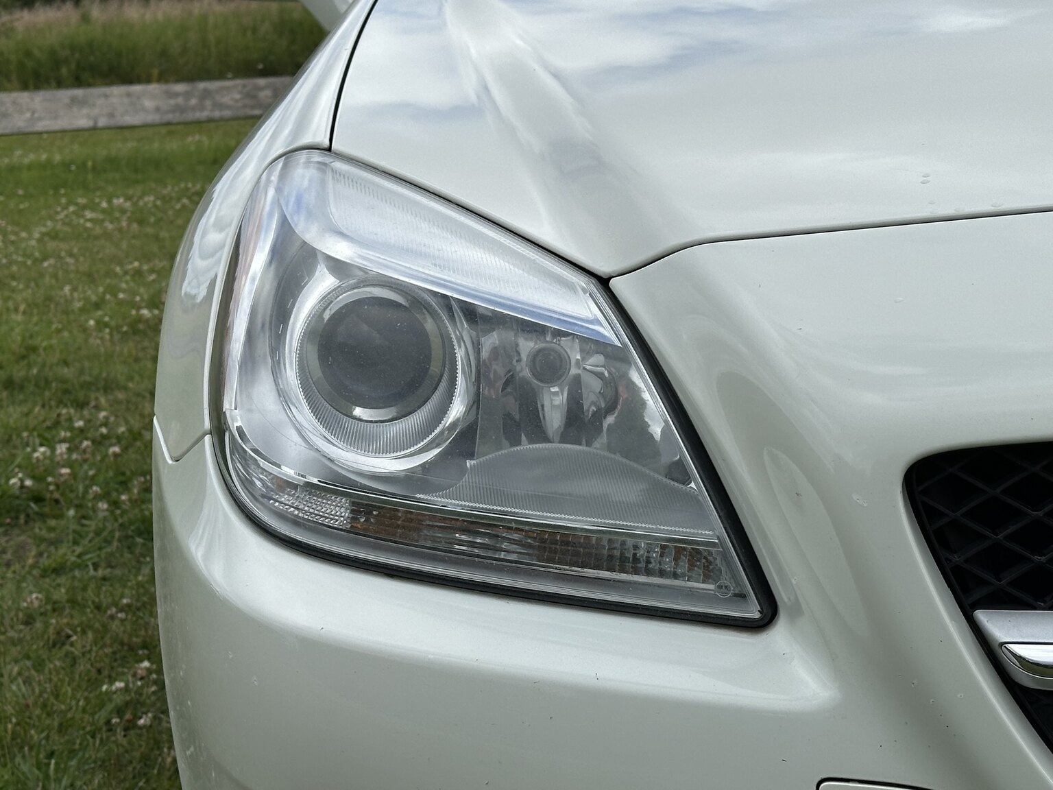 Exteriörbild på 2012 Mercedes-Benz SLK 350