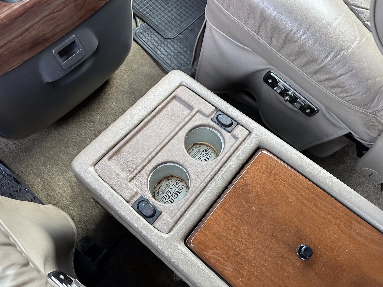 Interiörbild 2000 GMC Savana G1500 Conversion Van