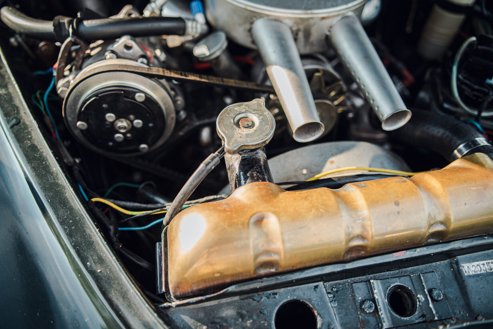 Image of 1965 Daimler 250 V8 mechanics