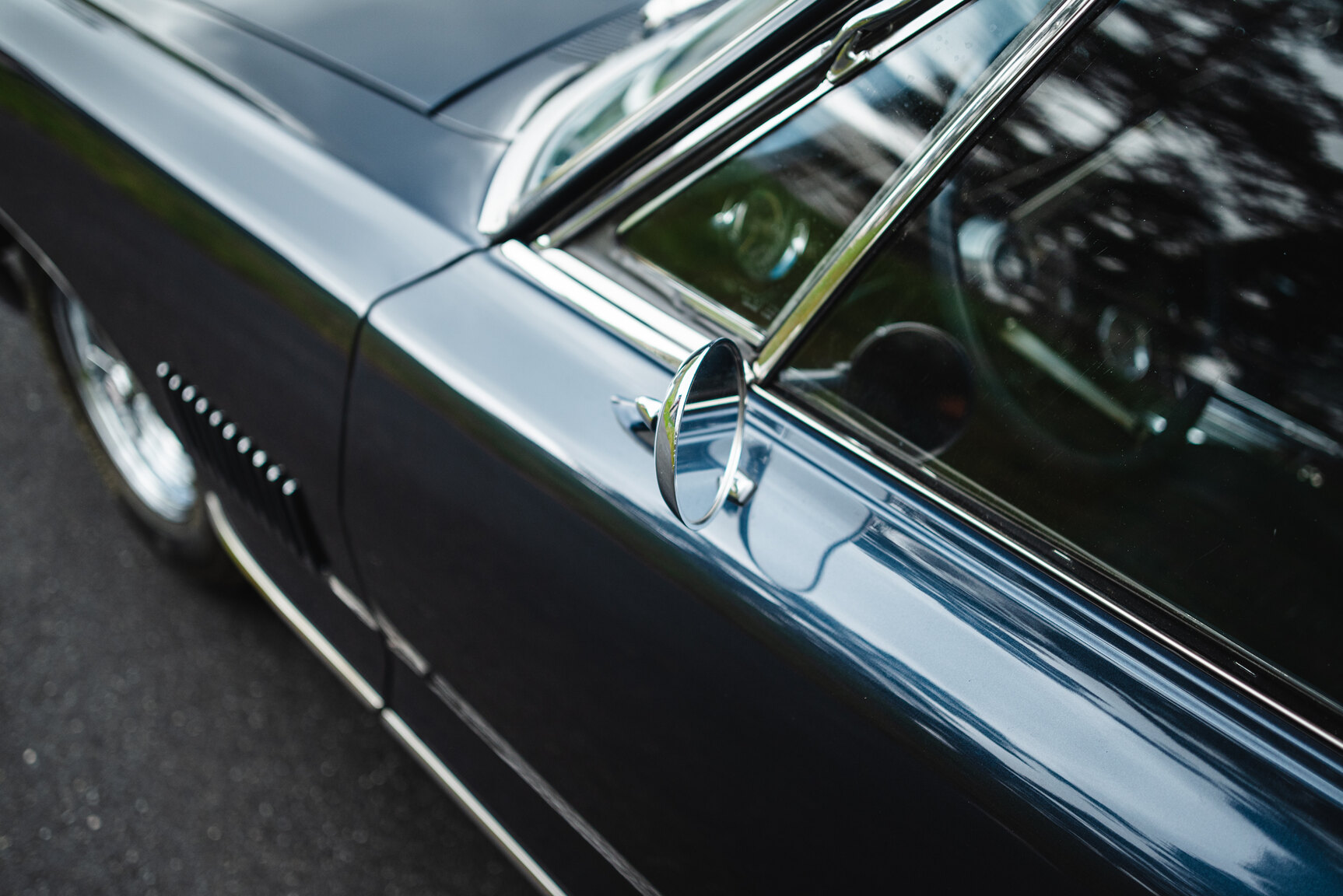 Exterior image of 1965 Pontiac Catalina 421 Tripower-Pack 2+2