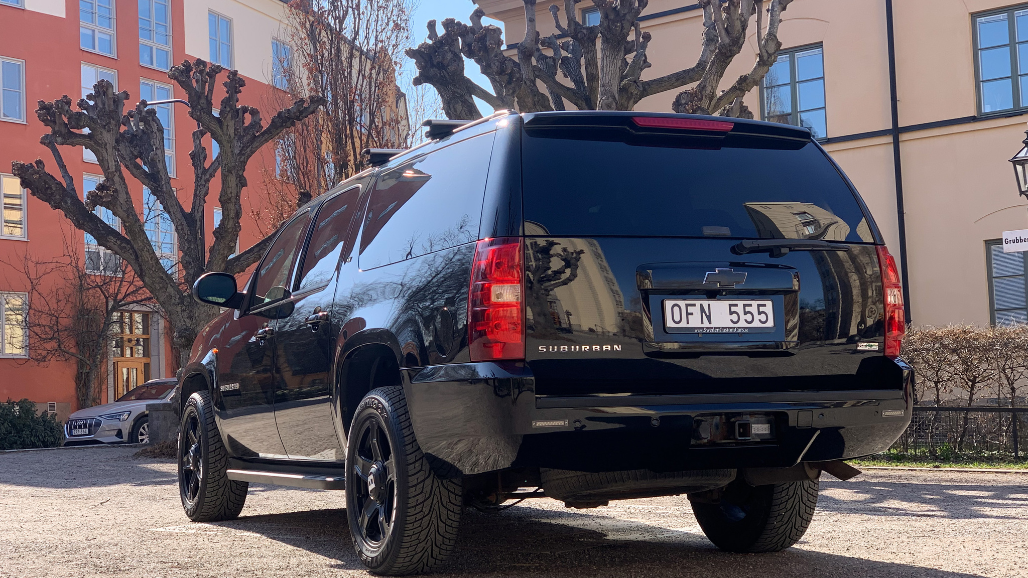 Exteriörbild på 2011 Chevrolet Suburban