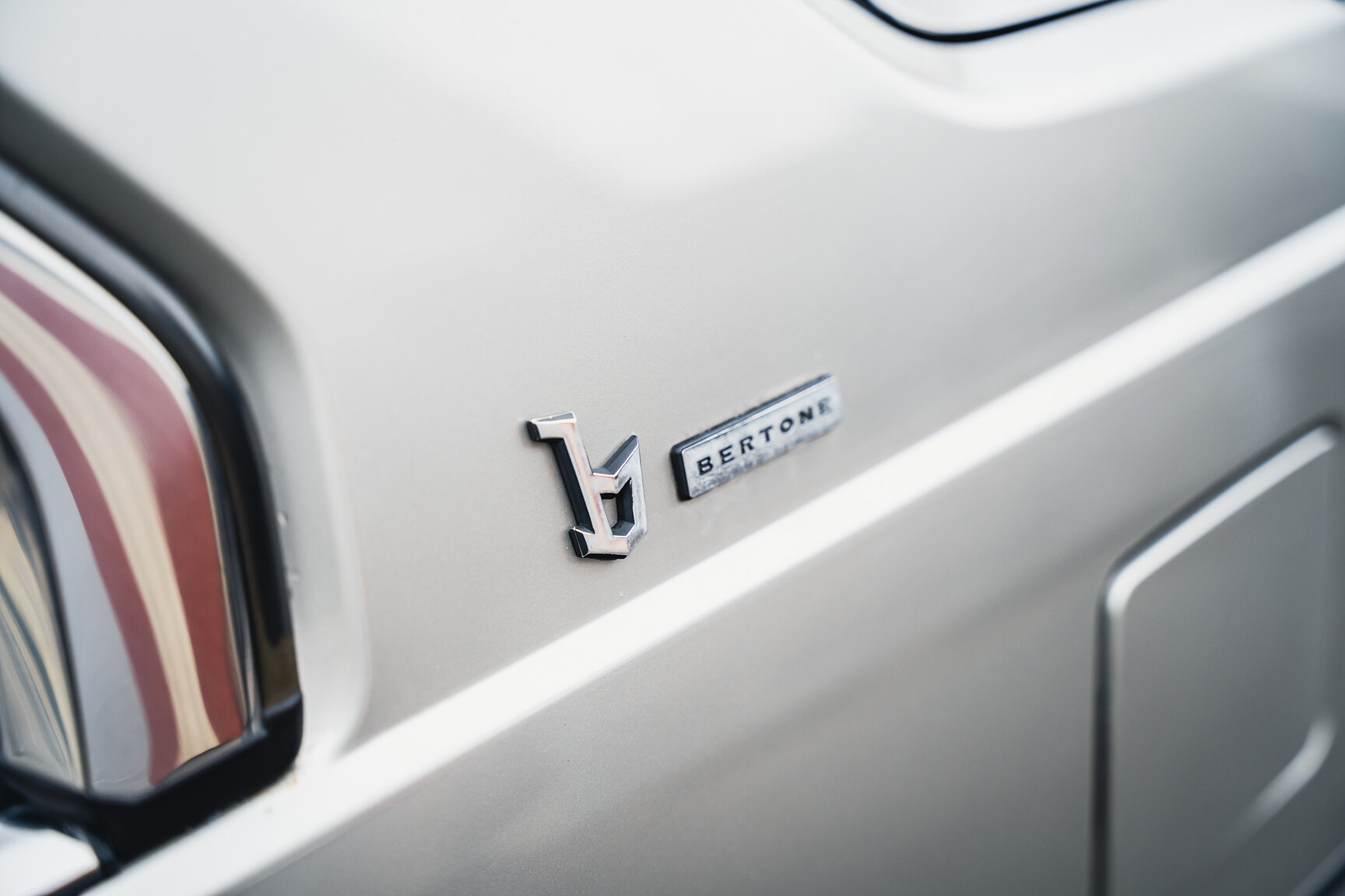 Exterior image of 1988 Volvo 780 Bertone Coupé