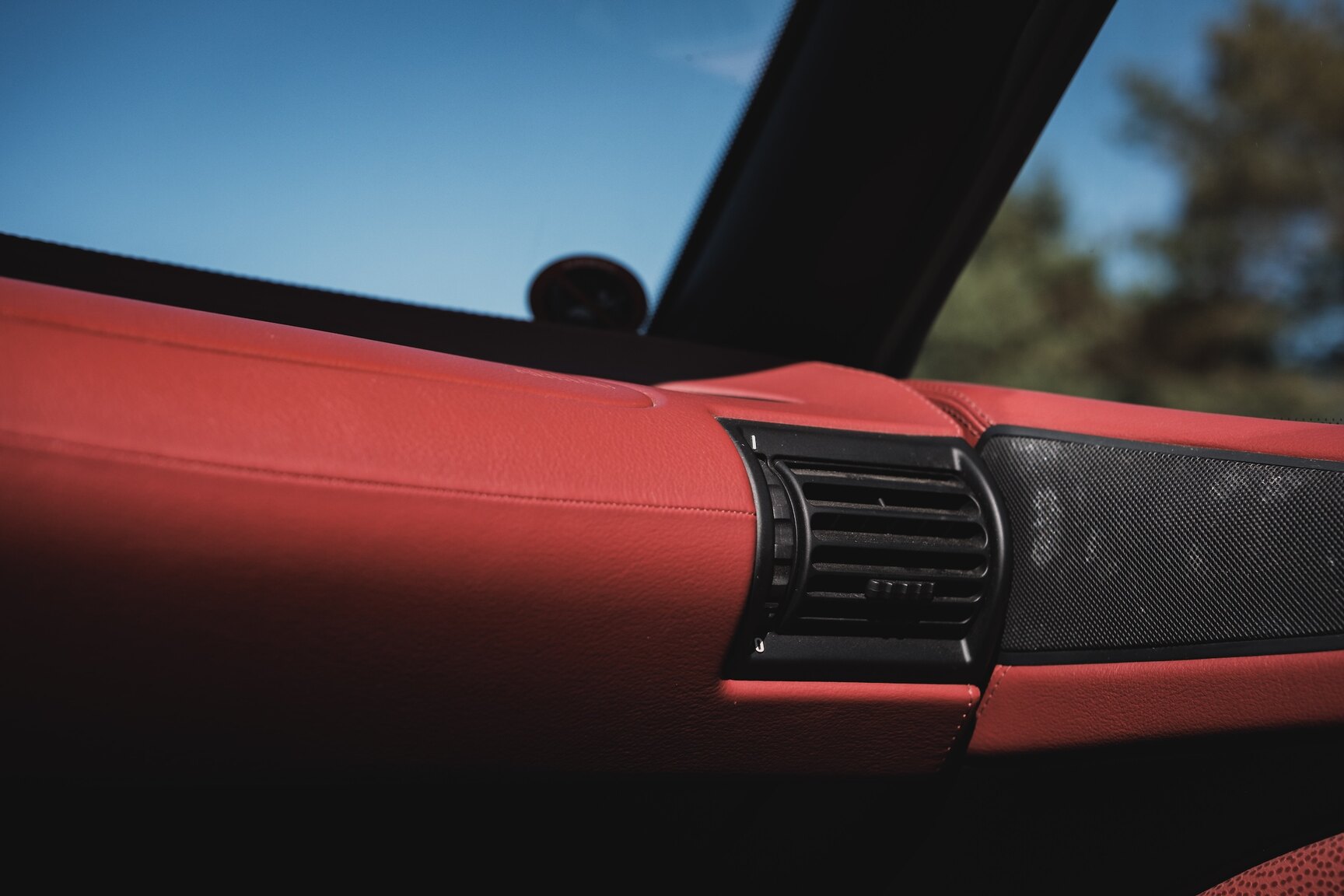 Interior image of 1999 BMW Z3 2.8i Roadster