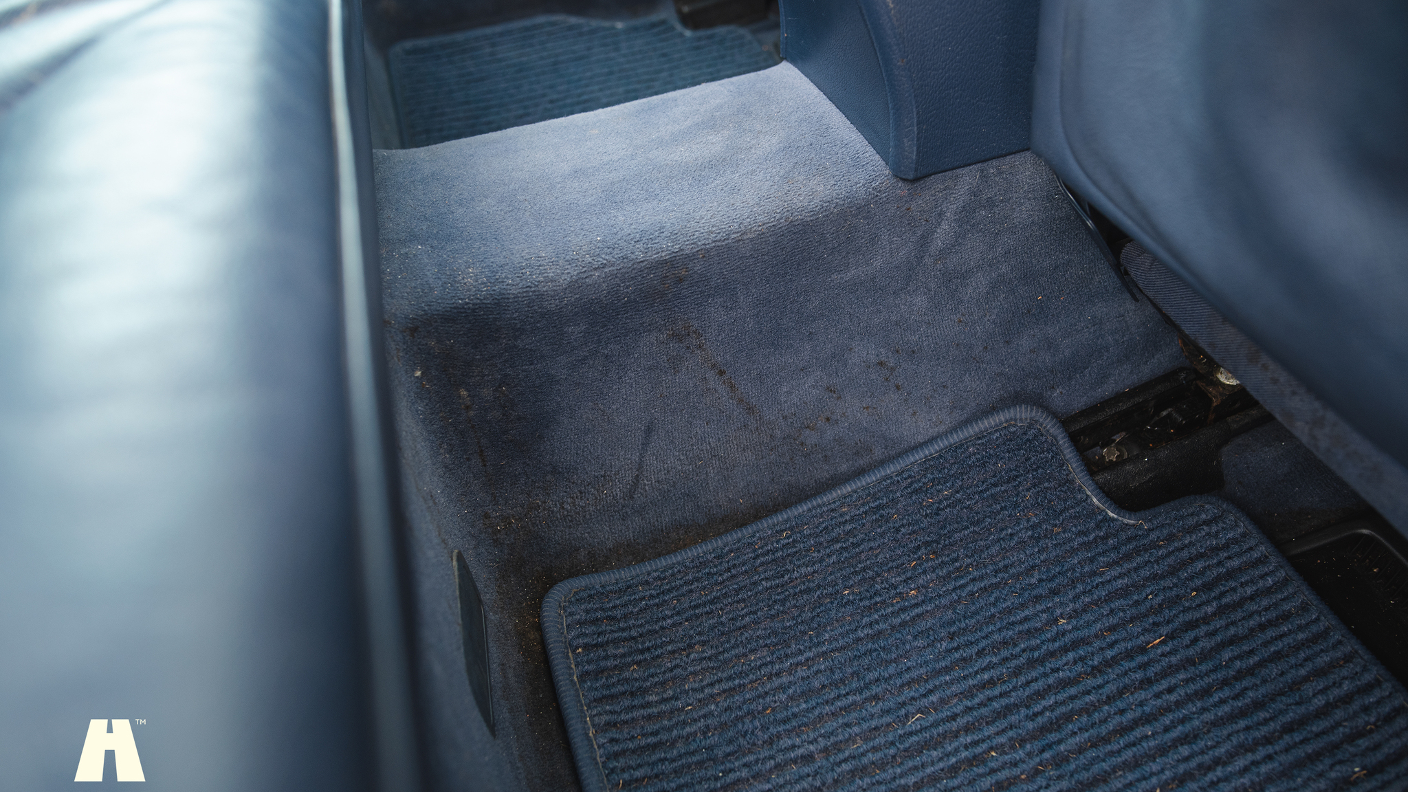 Interior image of 2000 Mercedes E430