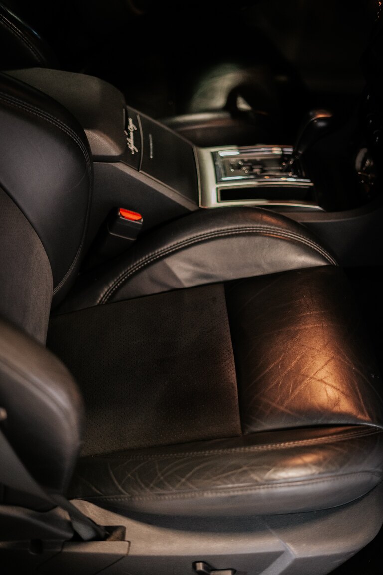 Innenraumfoto von 2006 Chrysler 300C SRT-8 (10)