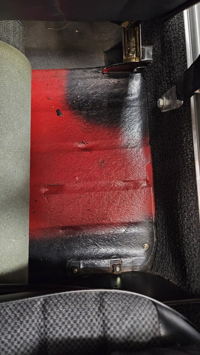 Interior image of 1975 Mercedes-Benz 200