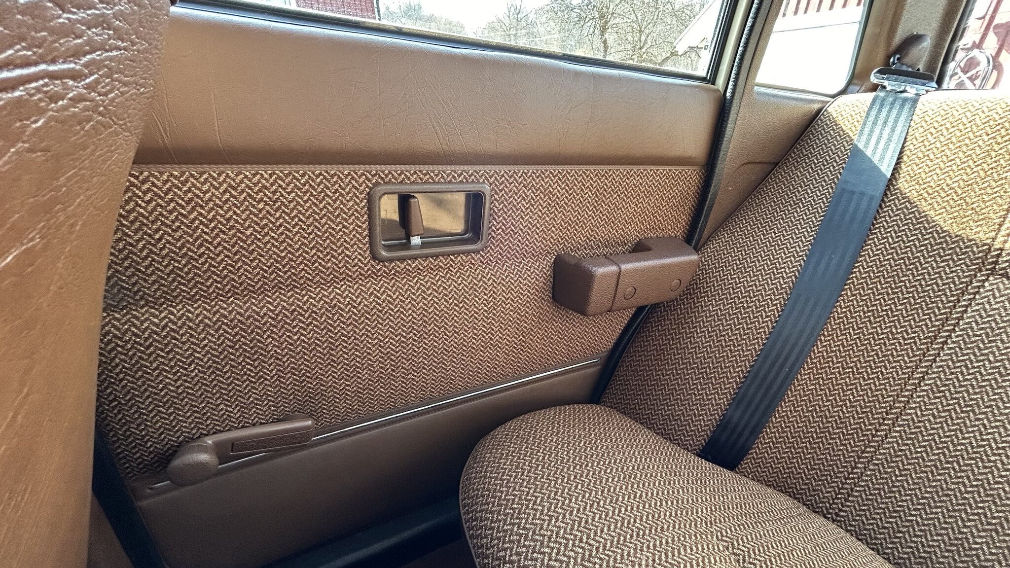 Interior image of 1987 Volvo 244