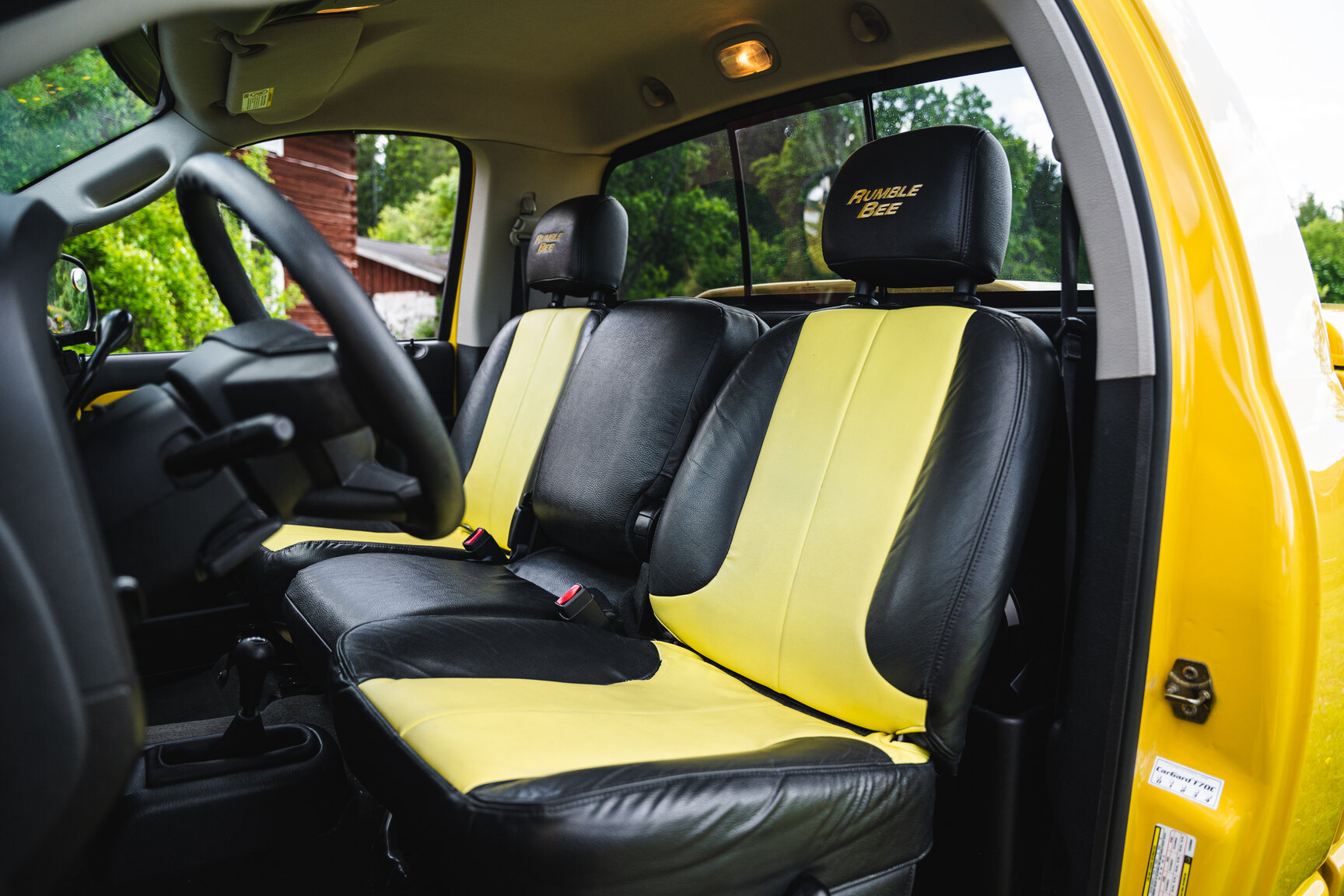 Interiörbild 2005 Dodge Ram 1500 Bumble Bee