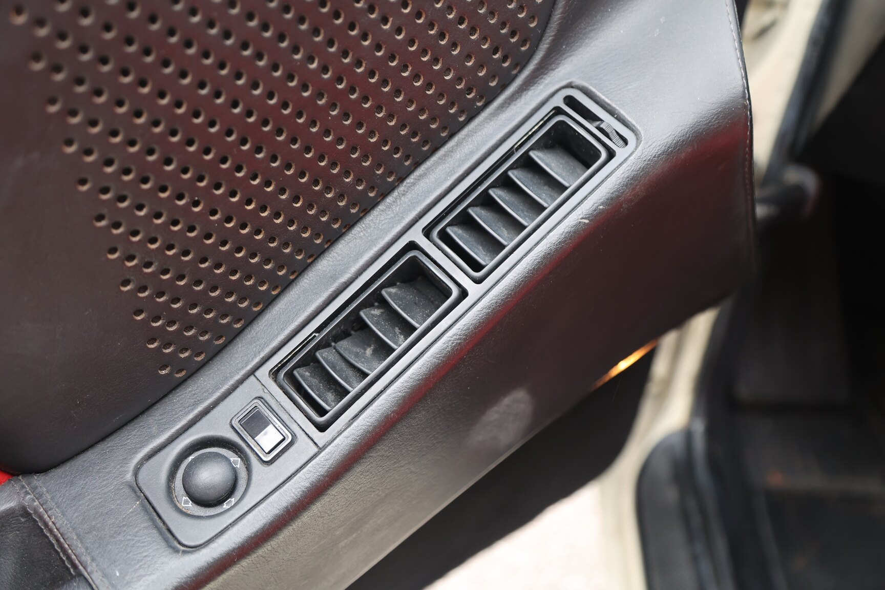 Interior image of 1981 Porsche 928 S