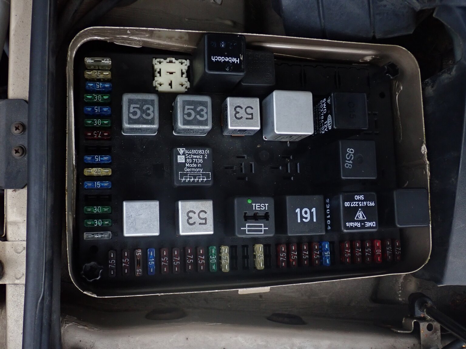 Image of 1986 Porsche 944 Coupé mechanics
