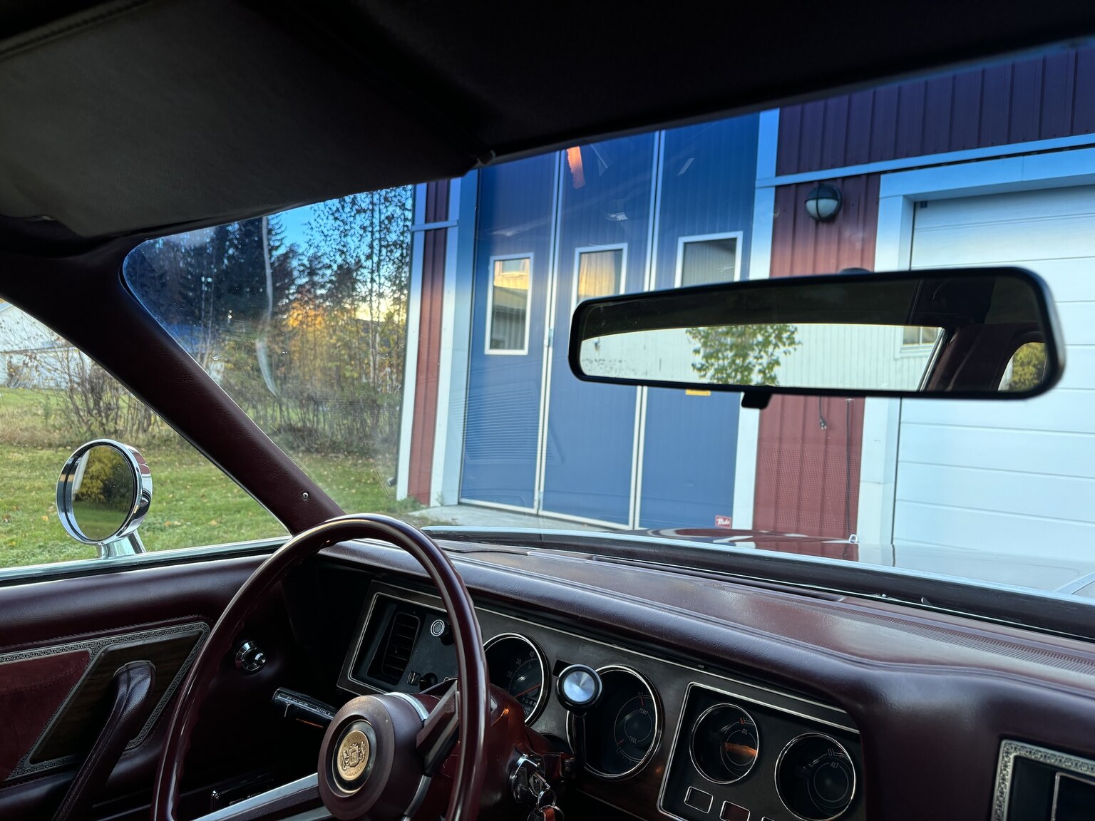 Innenraumfoto von 1976 Chrysler Cordoba