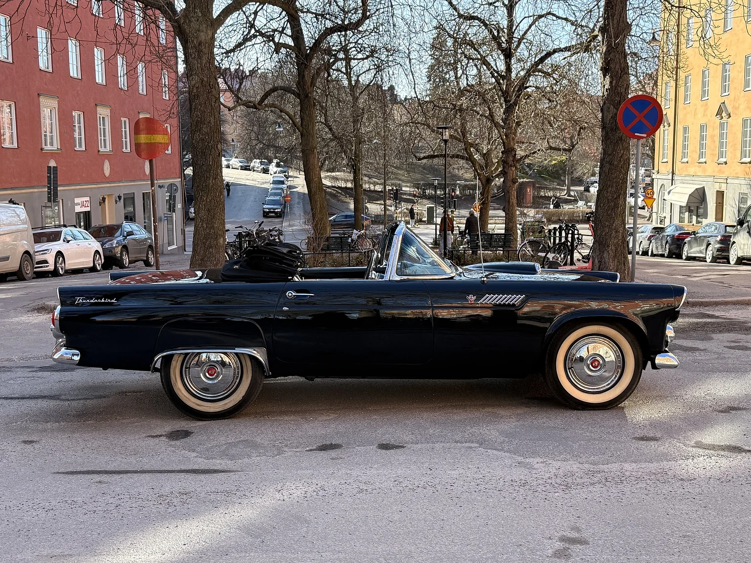 Exterior image of 1955 Ford Thunderbird (6)