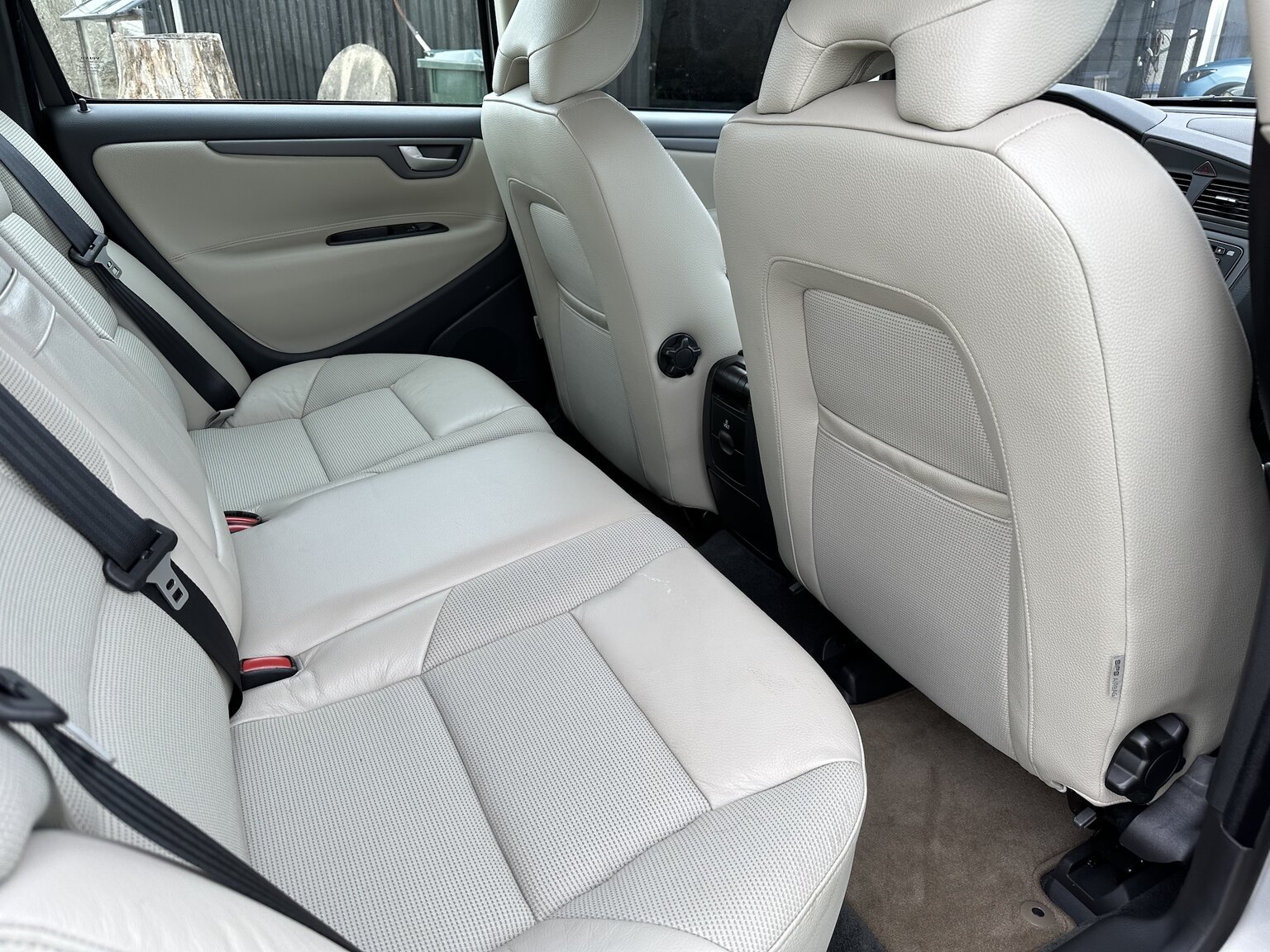 Interior image of 2008 Volvo V70 Classic