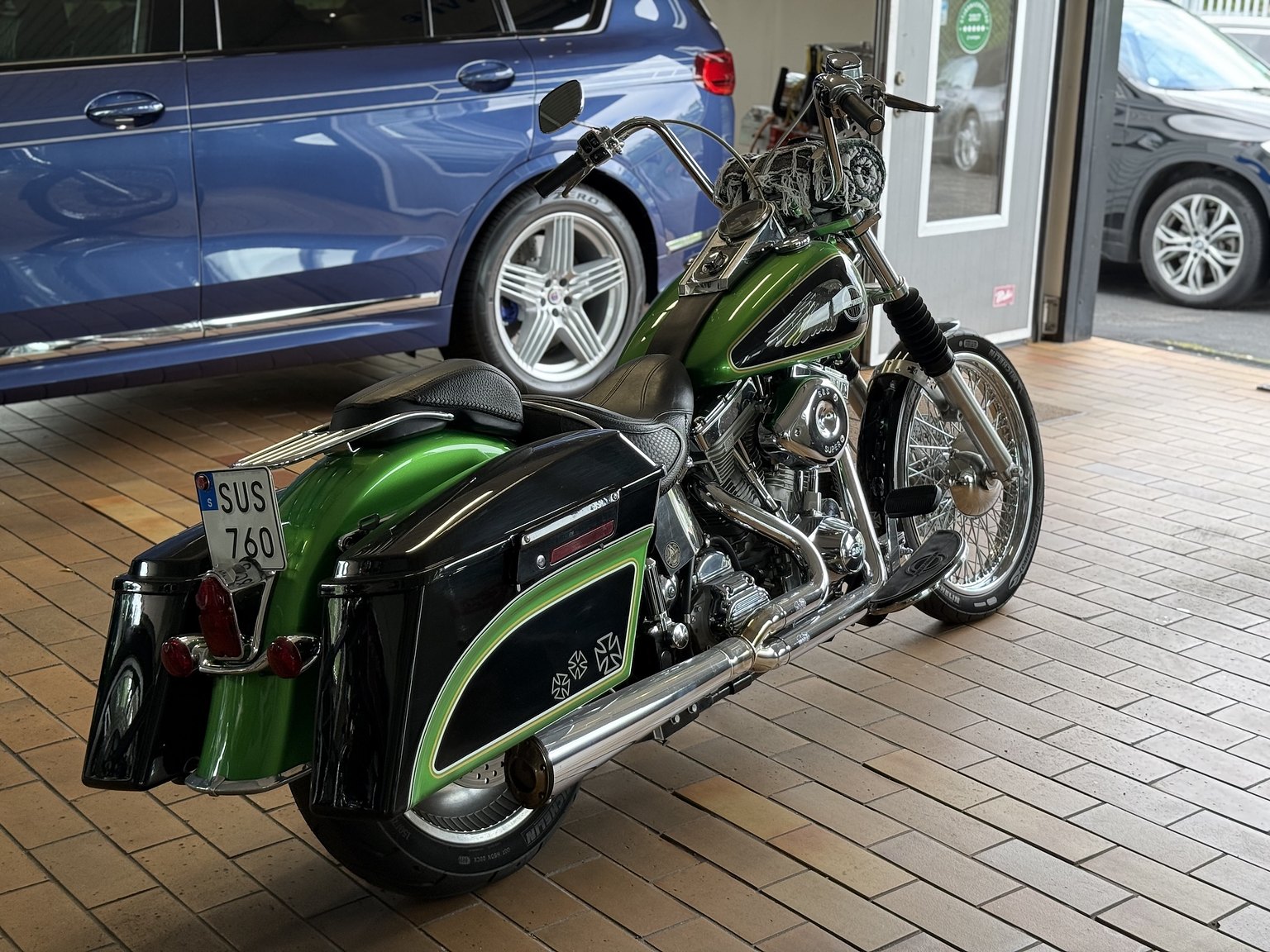 Exterior image of 1999 Harley-Davidson Custom