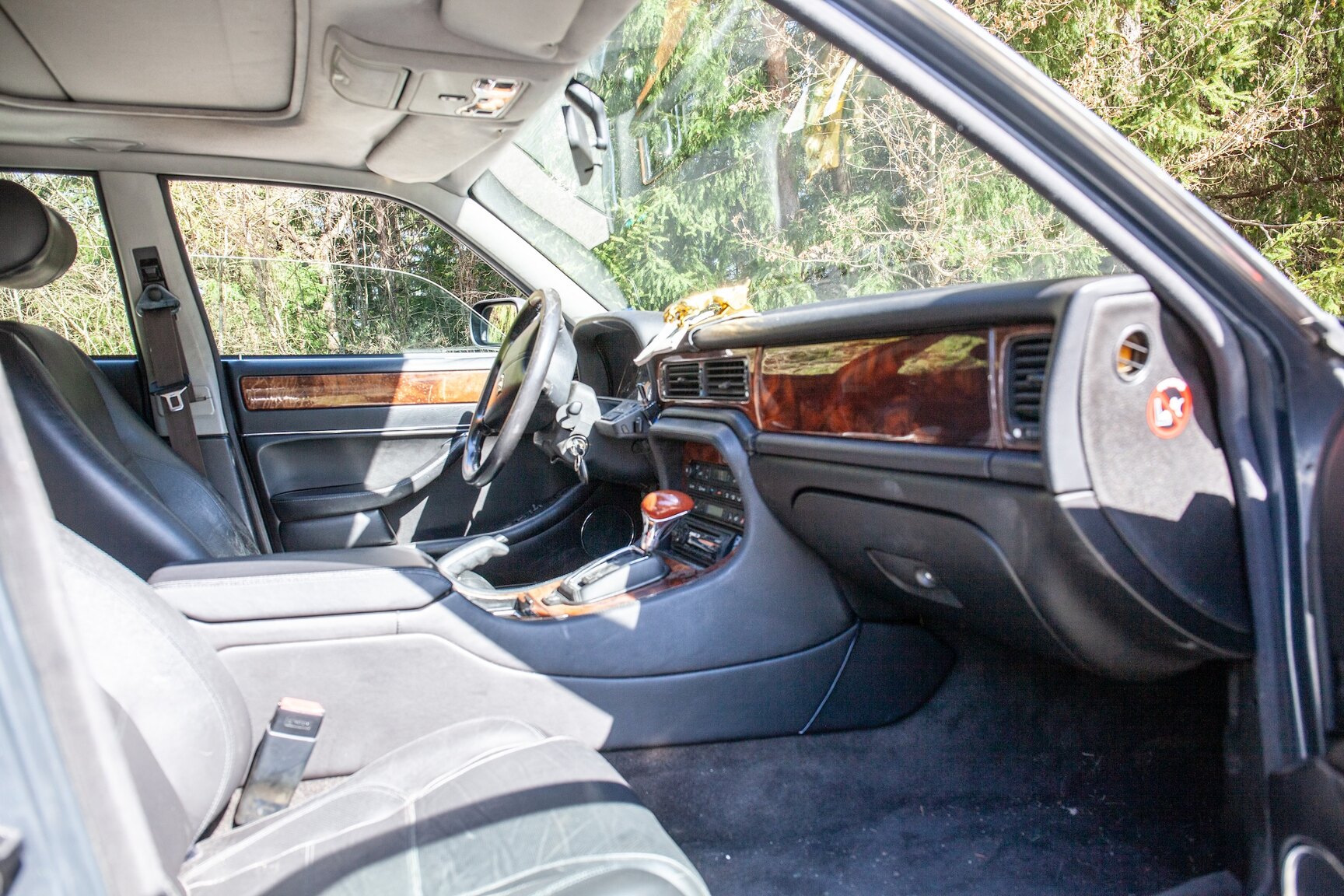Interior image of 1997 Jaguar XJ6 3.2