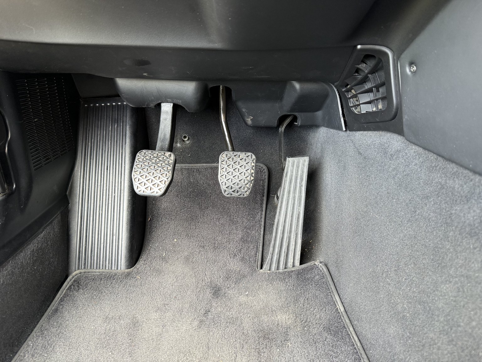 Interior image of 1999 BMW Z3 M Coupé