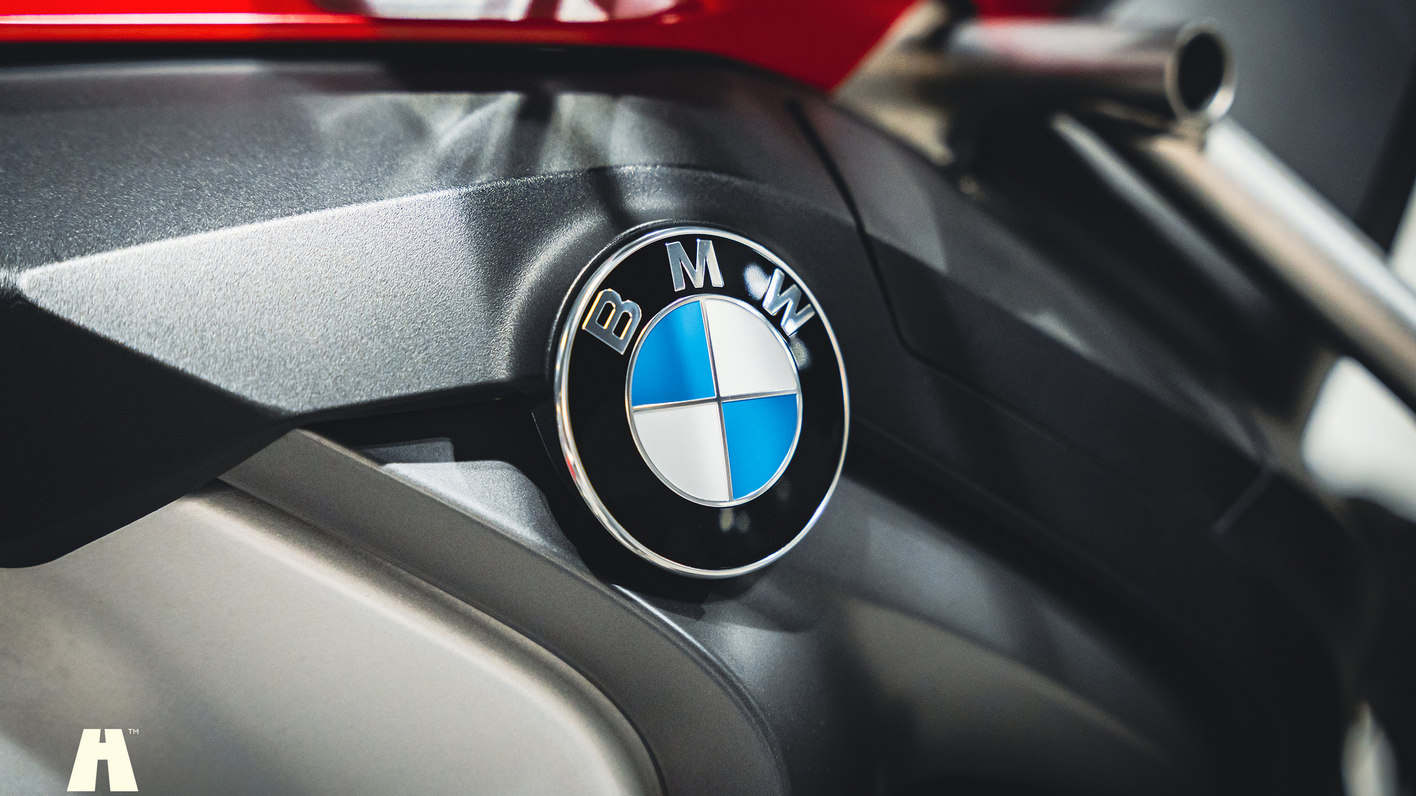 Exterior image of 2017 BMW R 1200 GSA (35)