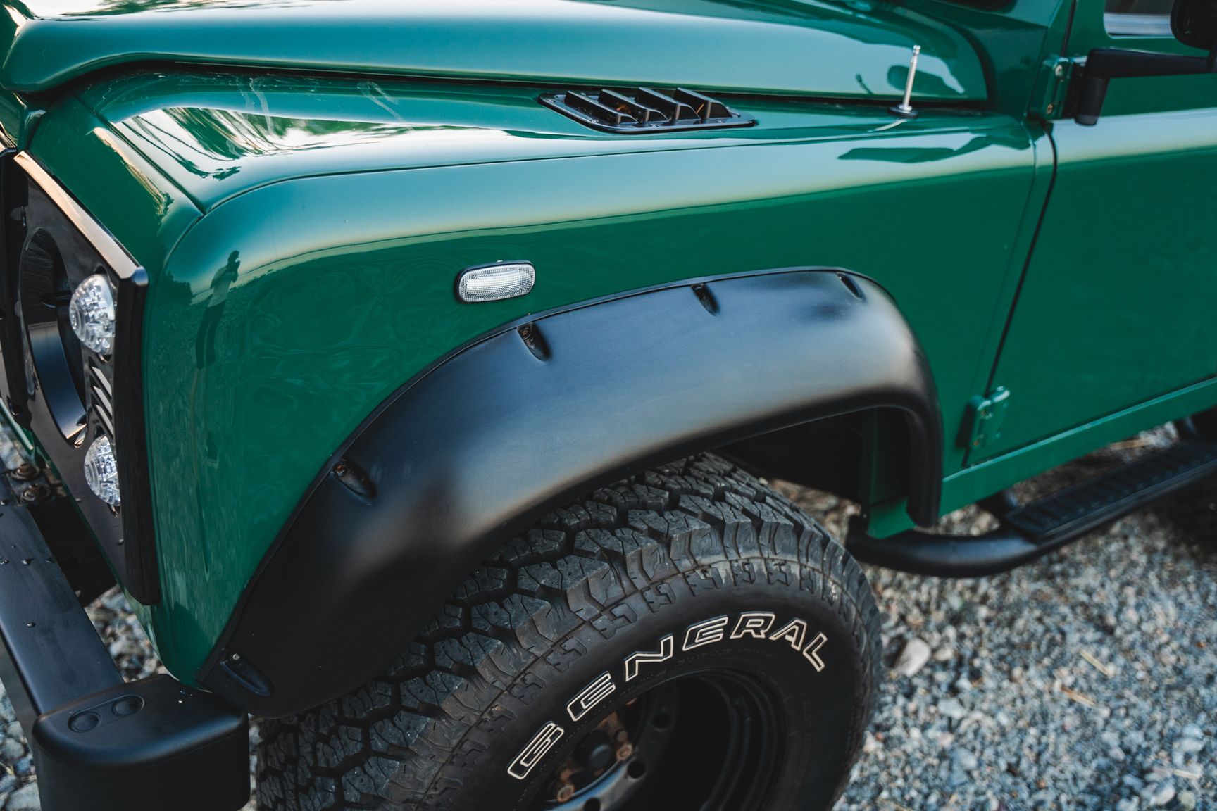 Exterior image of 2003 Land Rover Defender TD5 90 Pickup (46)