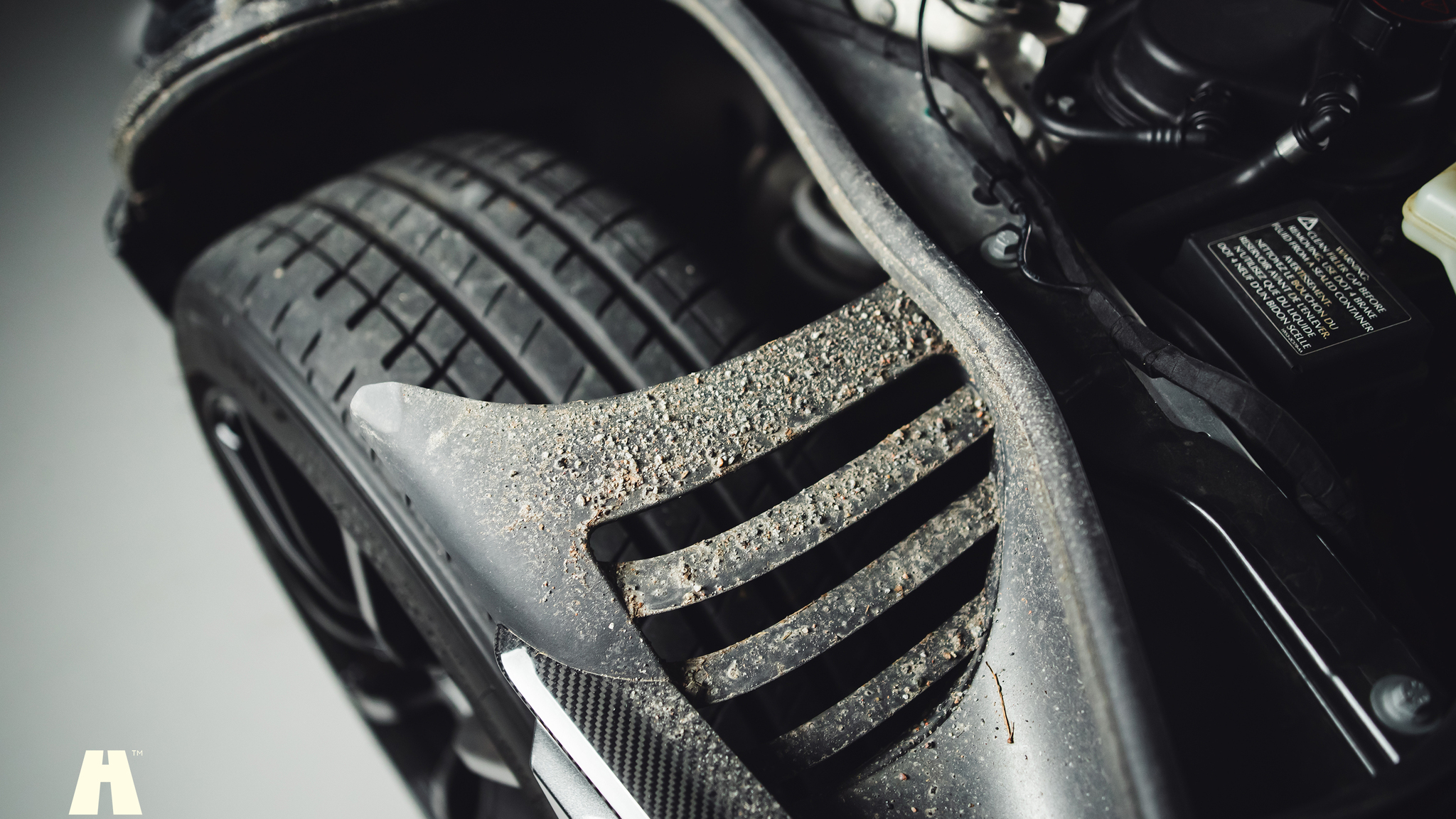 Image of 2019 Aston Martin DB11 AMR (24) mechanics