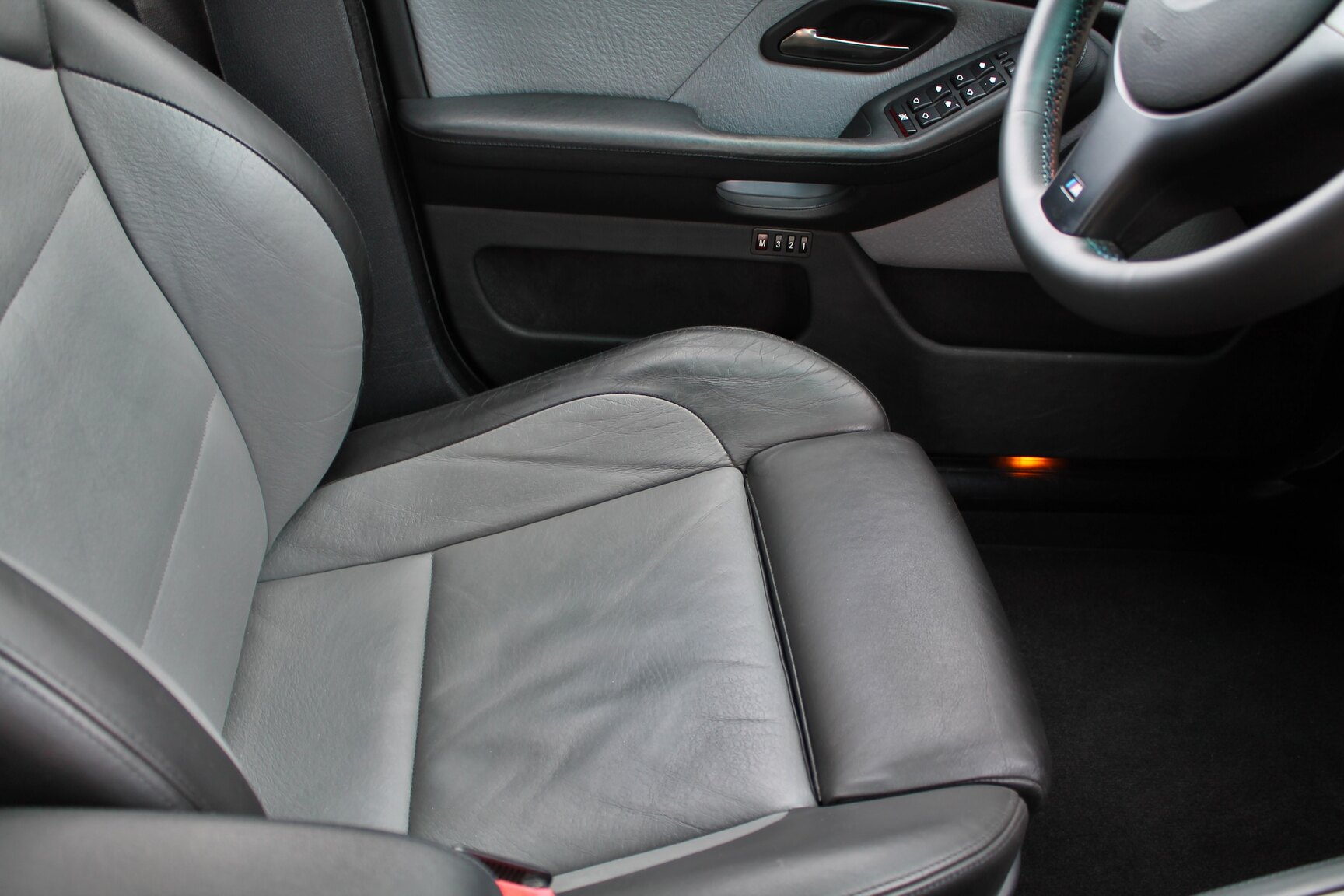 Interiörbild 2003 BMW M5