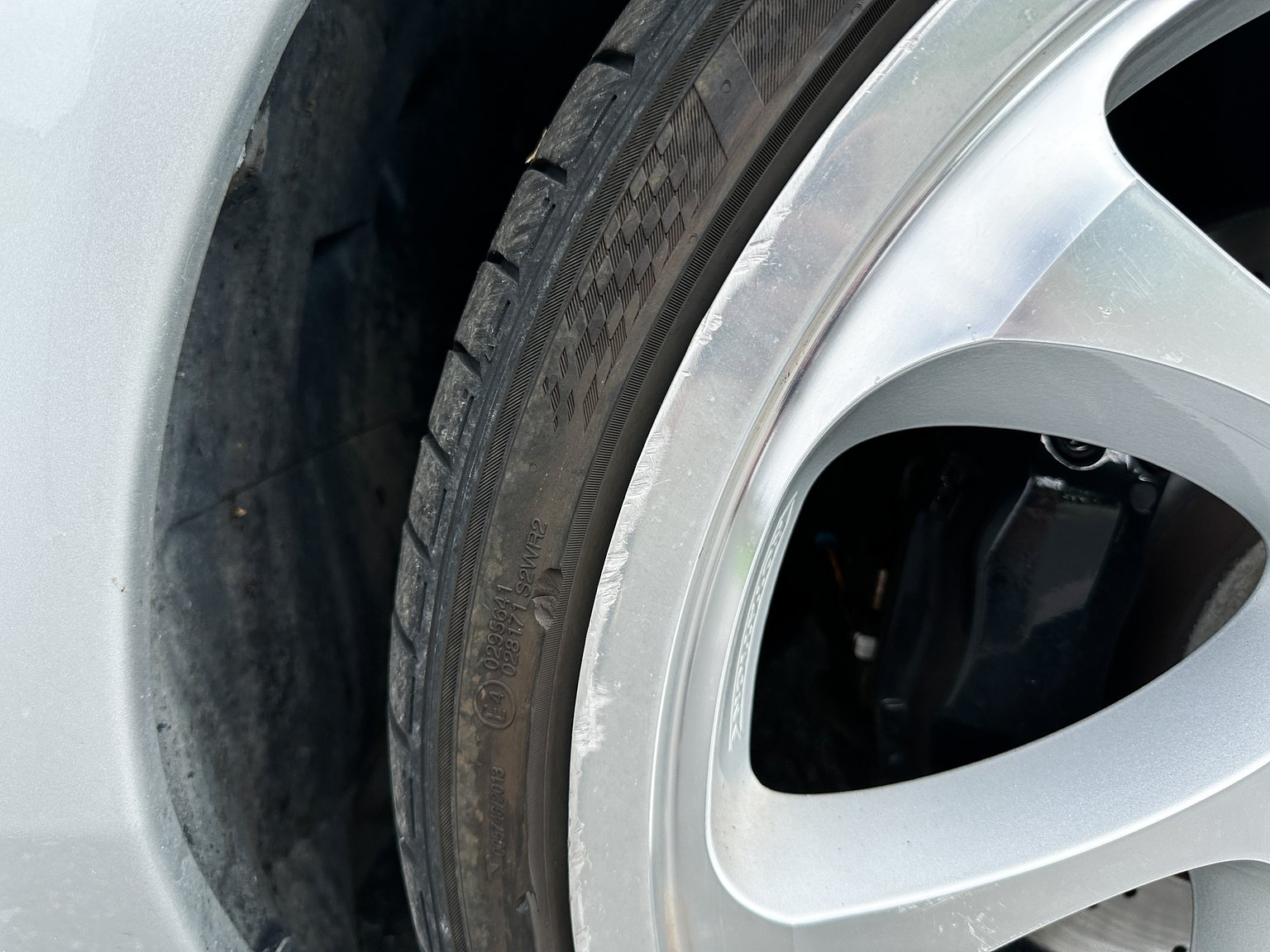 Exterior image of 2000 Mercedes-Benz CL 500