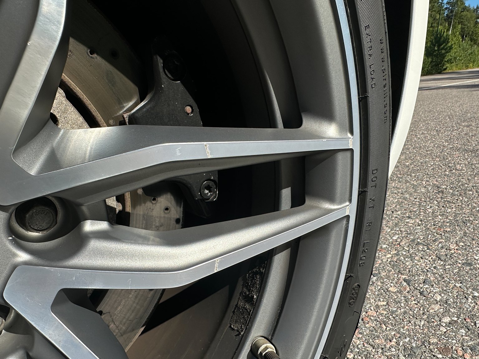 Exterior image of 2008 Audi R8 4.2 V8 Turbo Manuell