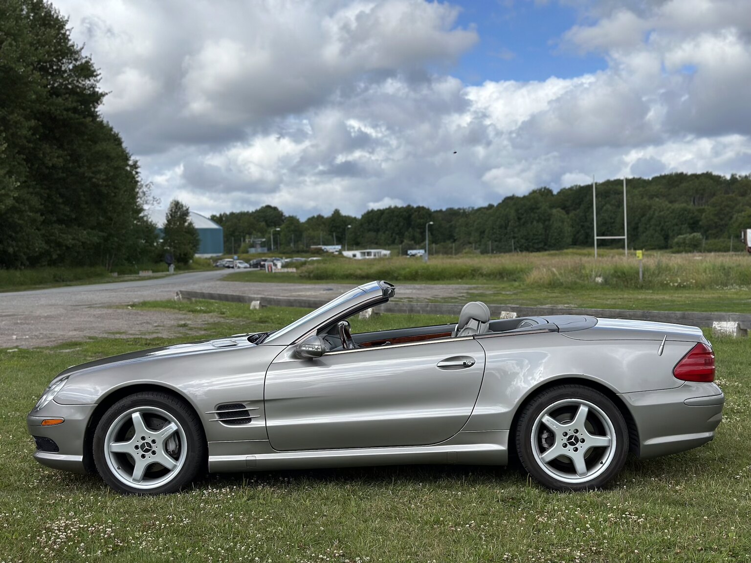 Exteriörbild på 2003 Mercedes Benz SL 500