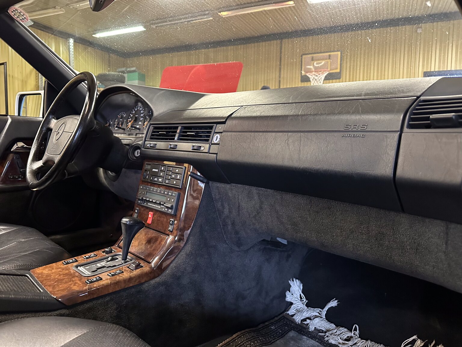 Innenraumfoto von 1993 Mercedes-Benz SL 320 (21)