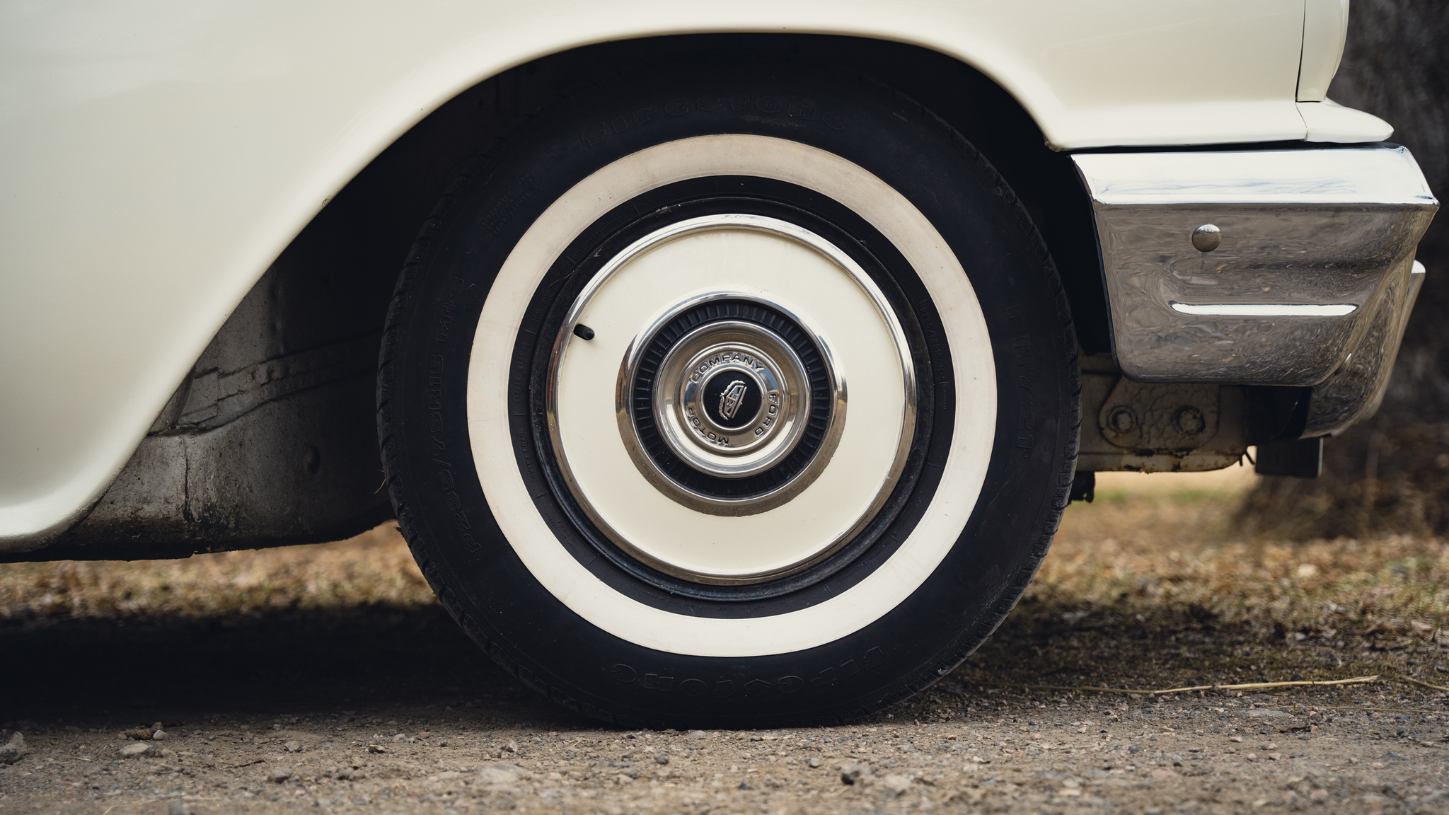 Exteriörbild på 1959 Ford Thunderbird hardtop (74)