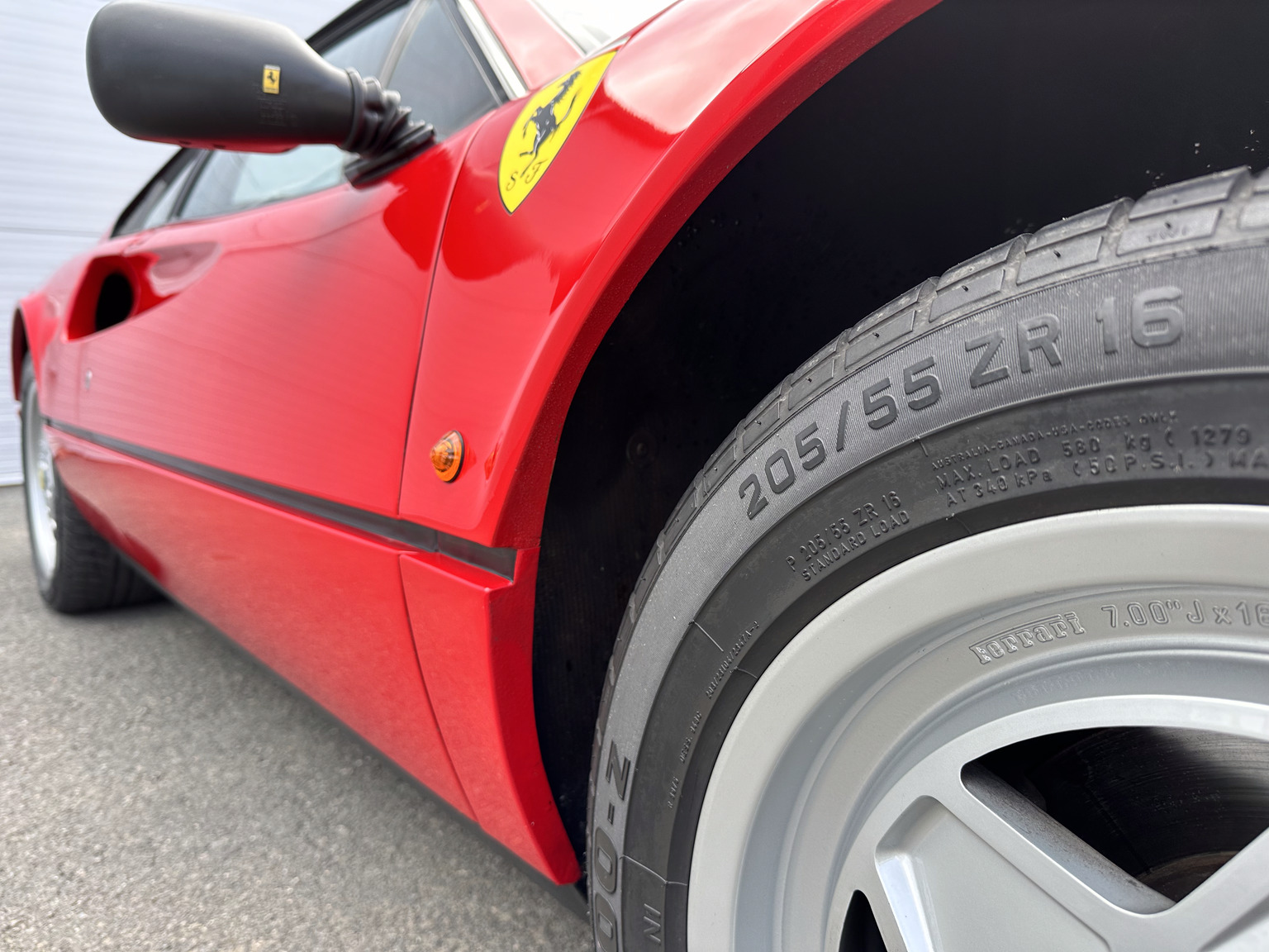 Exteriörbild på 1988 Ferrari 328 GTB