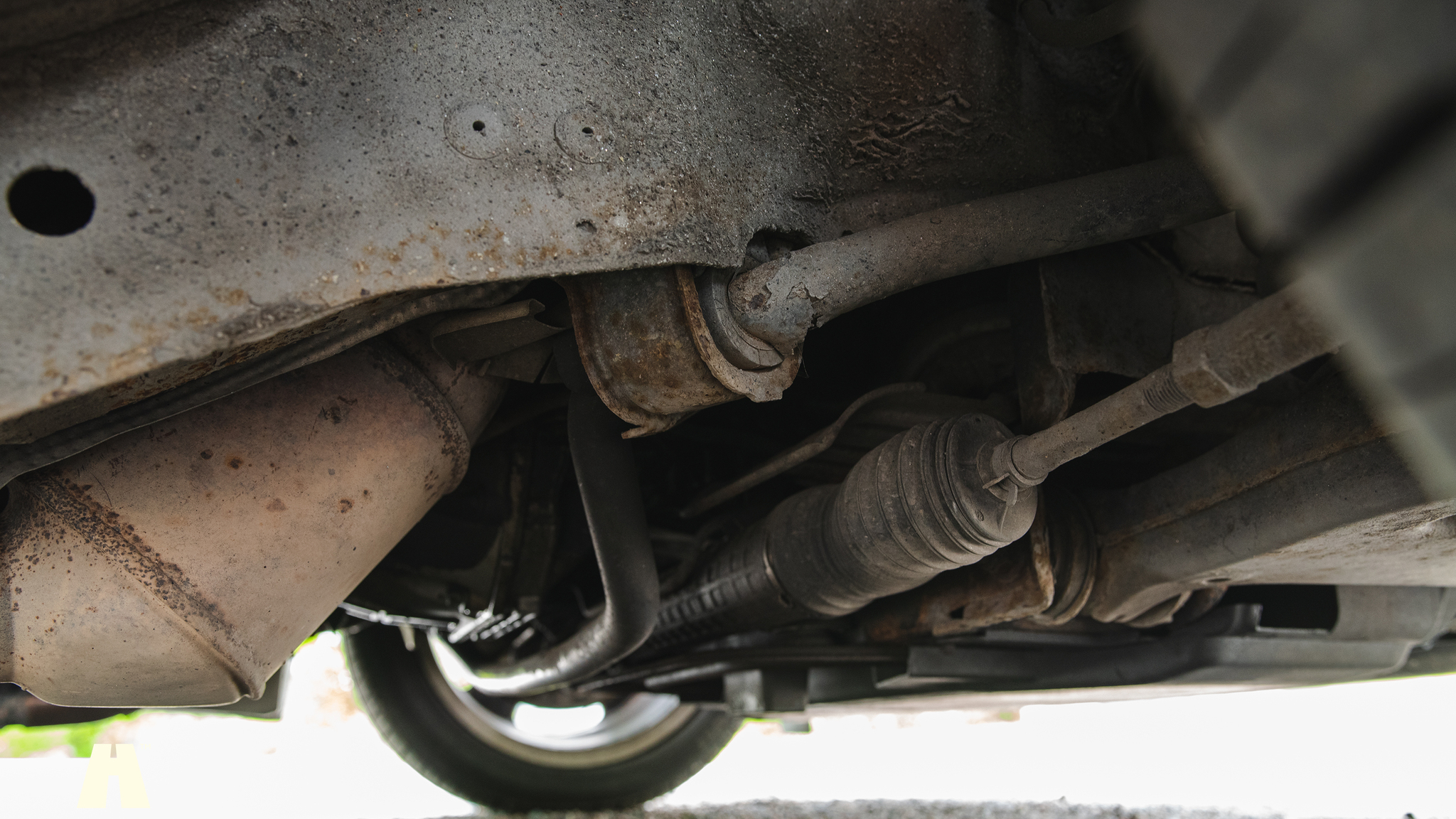 Image of 2000 Mercedes E430 mechanics