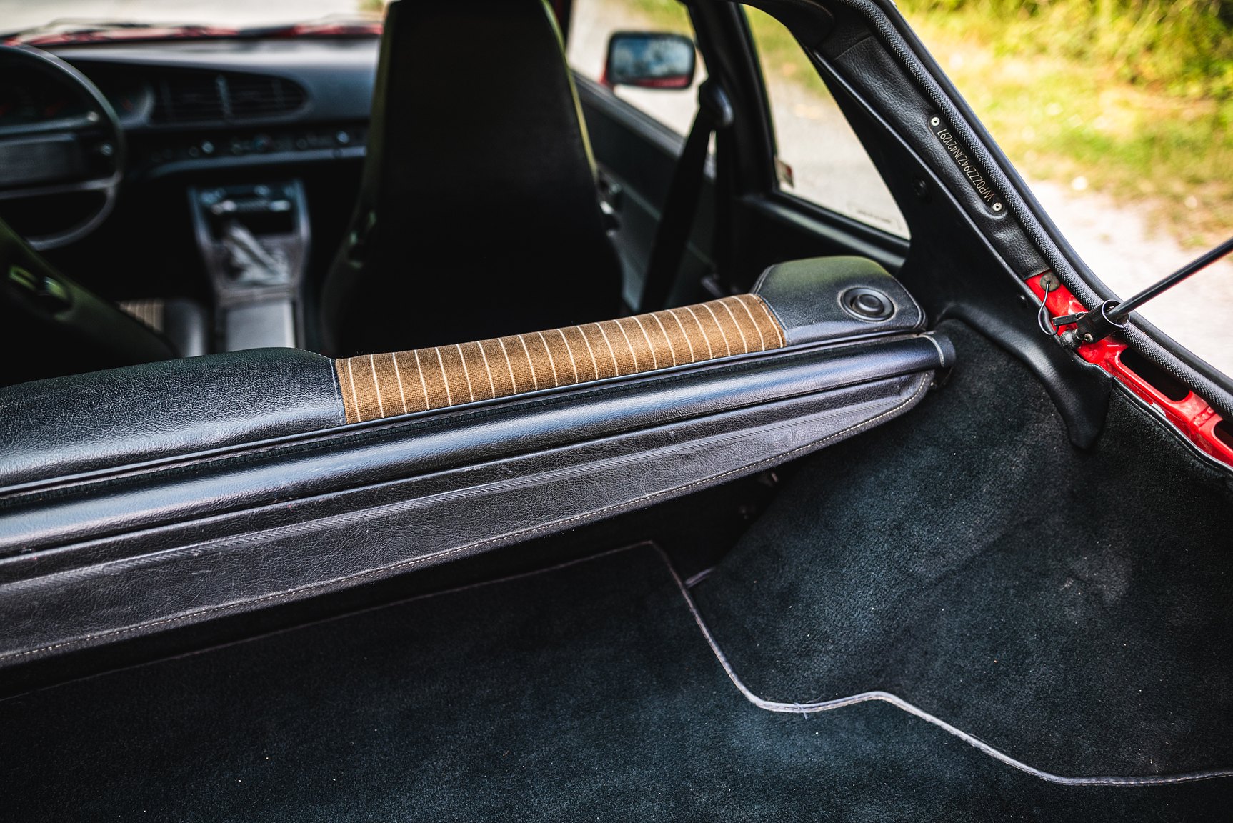Interior image of 1988 Porsche 944