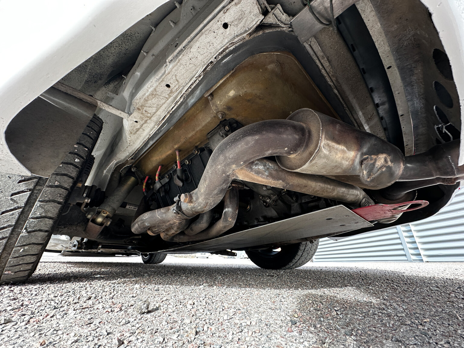 Image of 1977 Porsche 911 RSR Rallycar mechanics