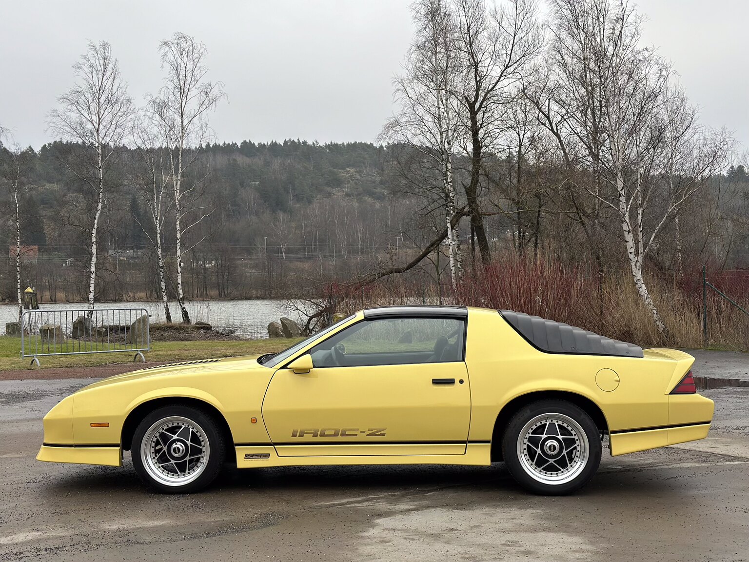 Exterior image of 1987 Chevrolet Camaro Z28