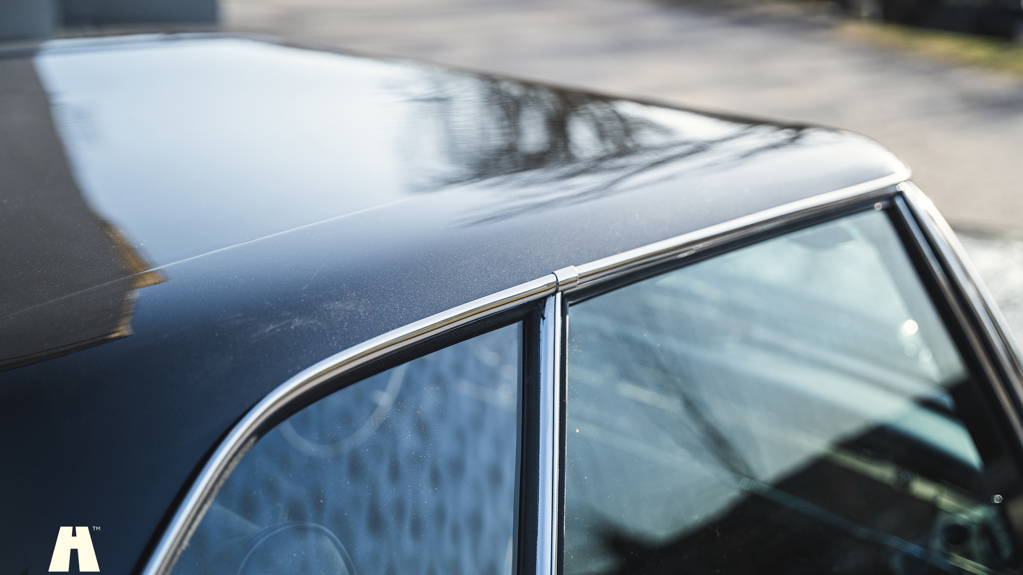 Exterior image of 1970 Mercedes 280 SL Pagoda (75)