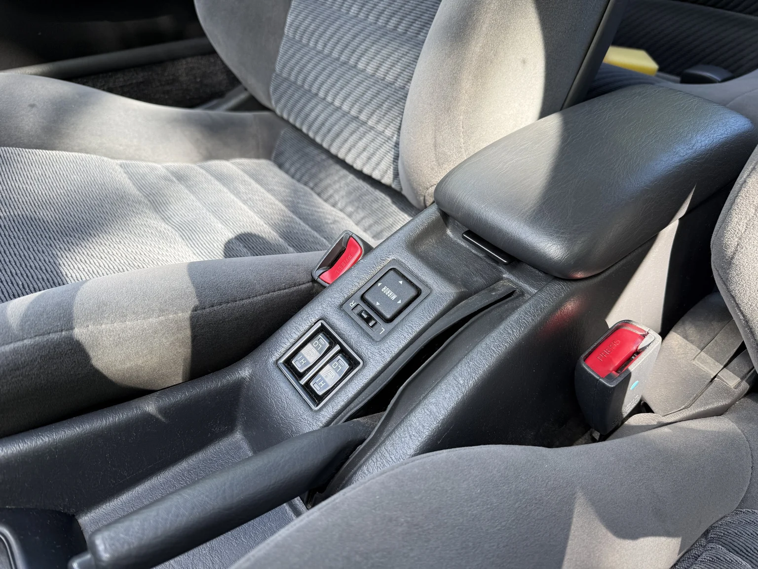 Innenraumfoto von 1990 Toyota Celica (23)