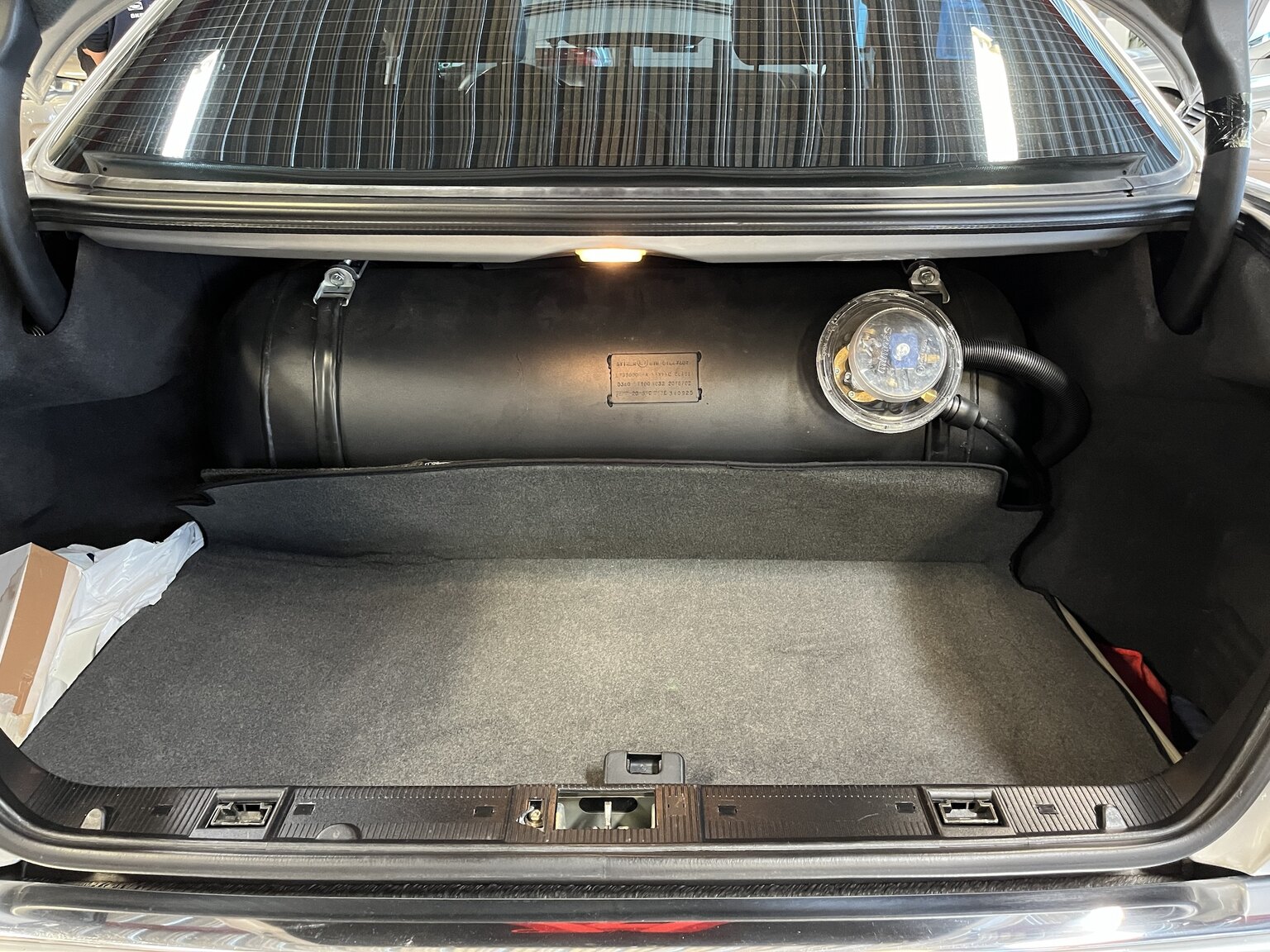 Innenraumfoto von 1998 Mercedes-Benz E55 AMG