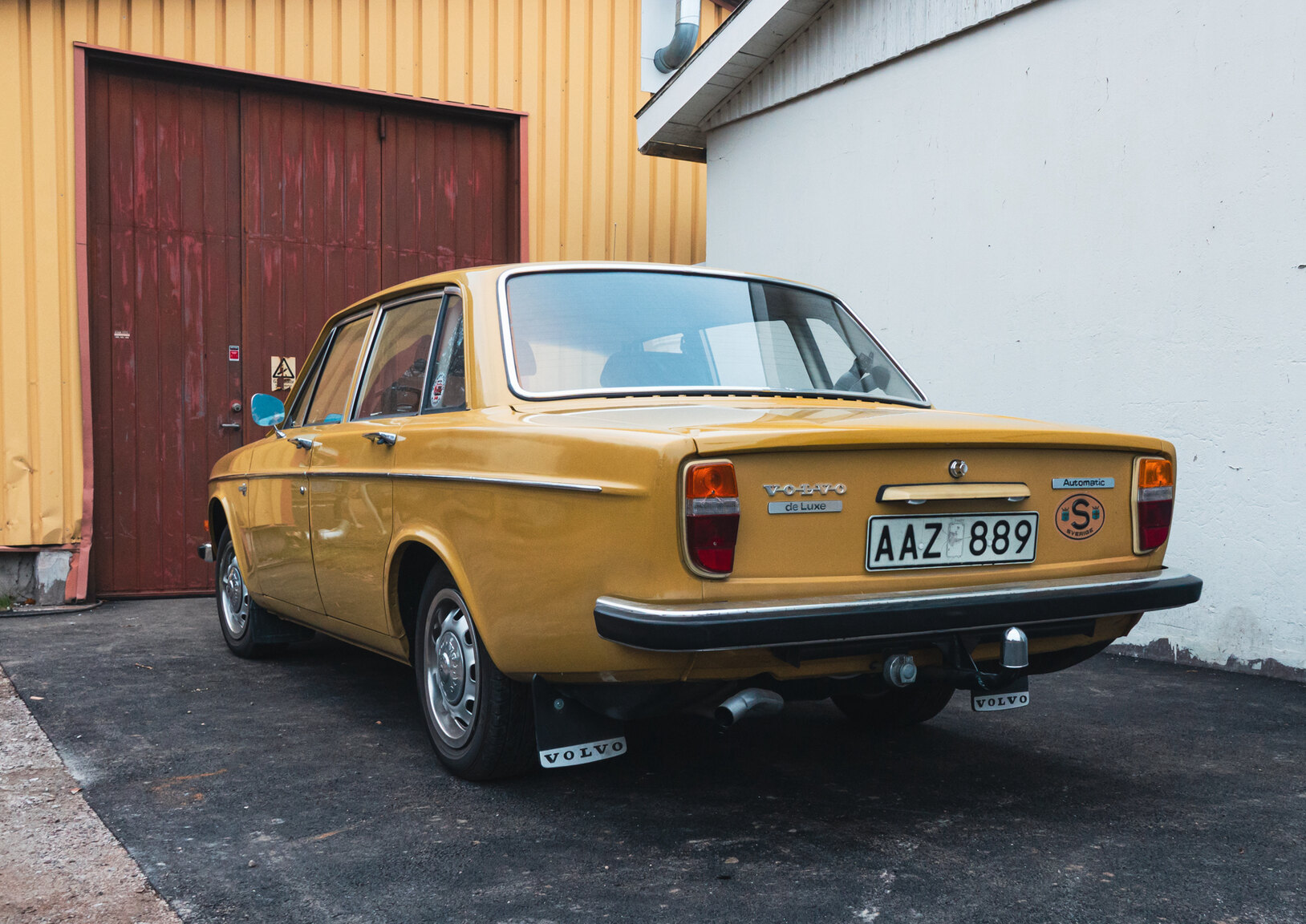Exterior image of 1971 Volvo 144 2.0 Automat