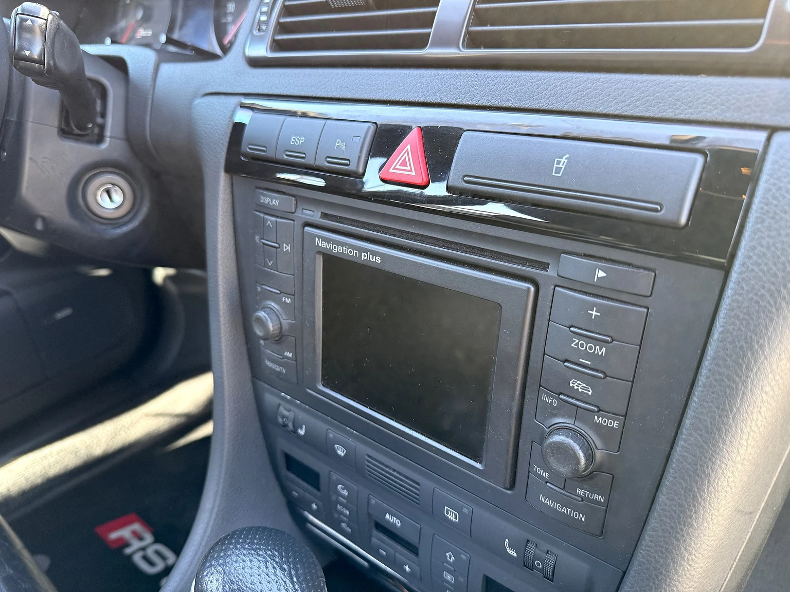 Interior image of 2002 Audi RS 6 Avant (45)