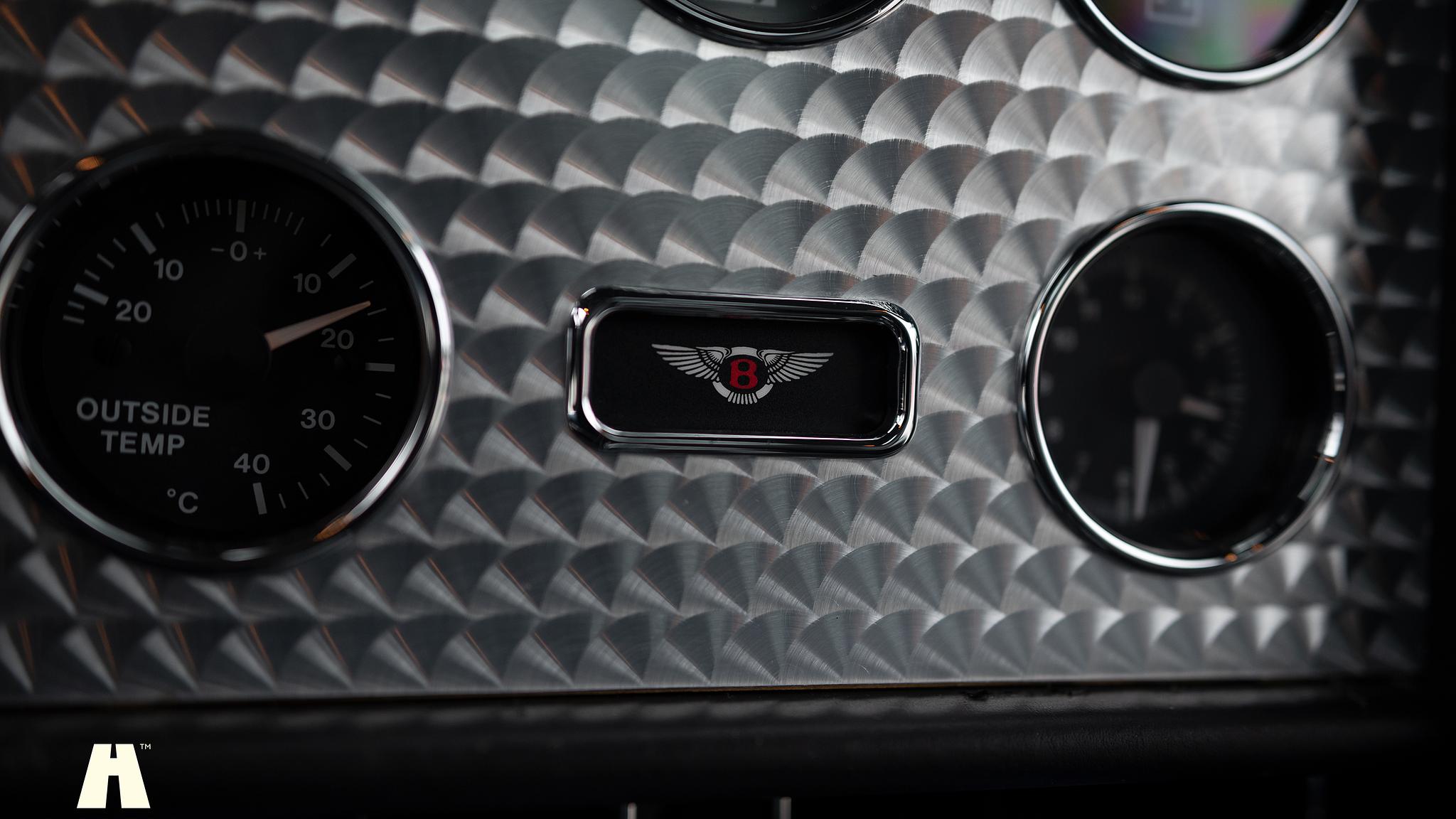 Innenraumfoto von 1997 Bentley Continental T (21)